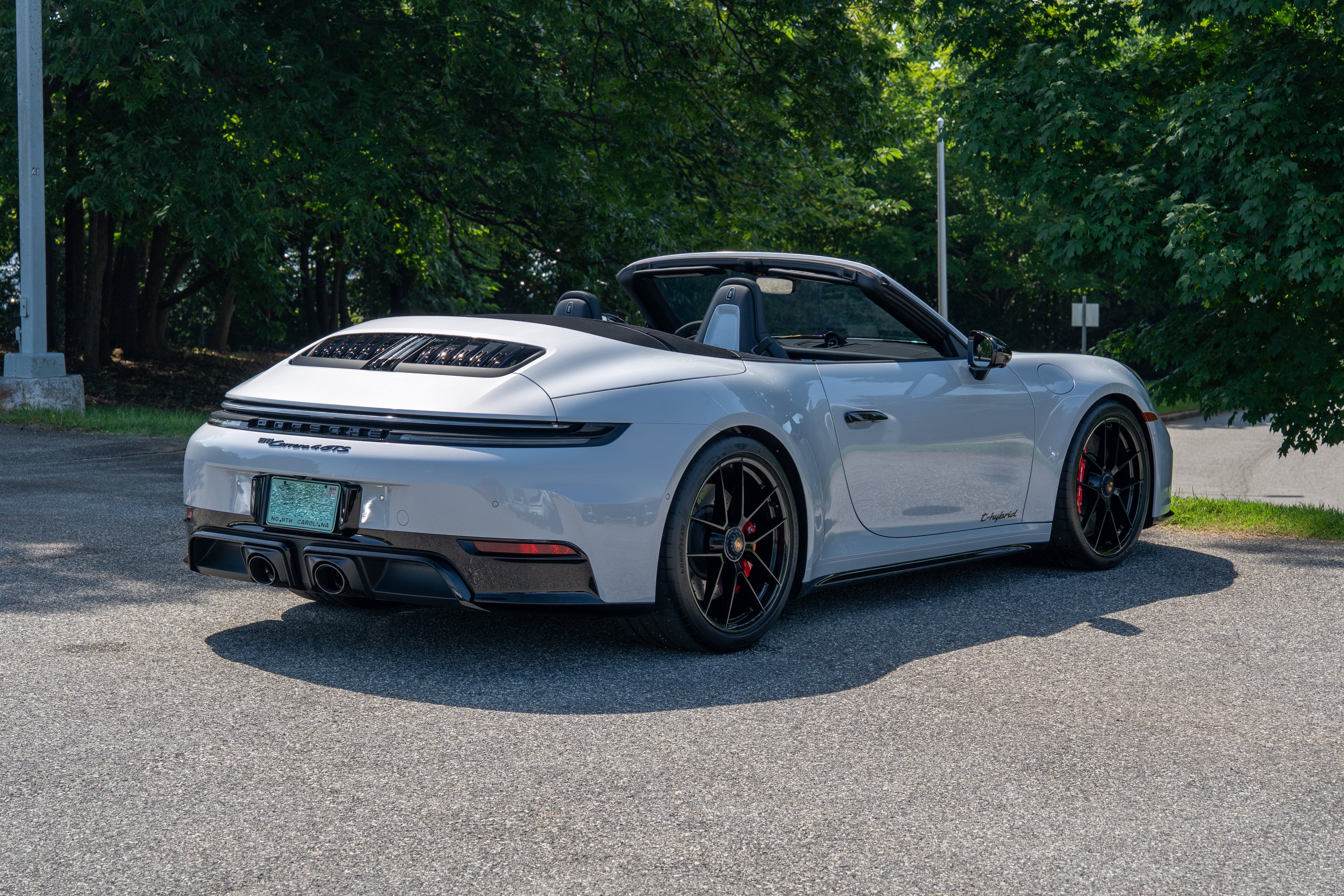 Used 2025 Ice Gray Metallic Porsche Carrera 4 GTS Cabriolet image 7