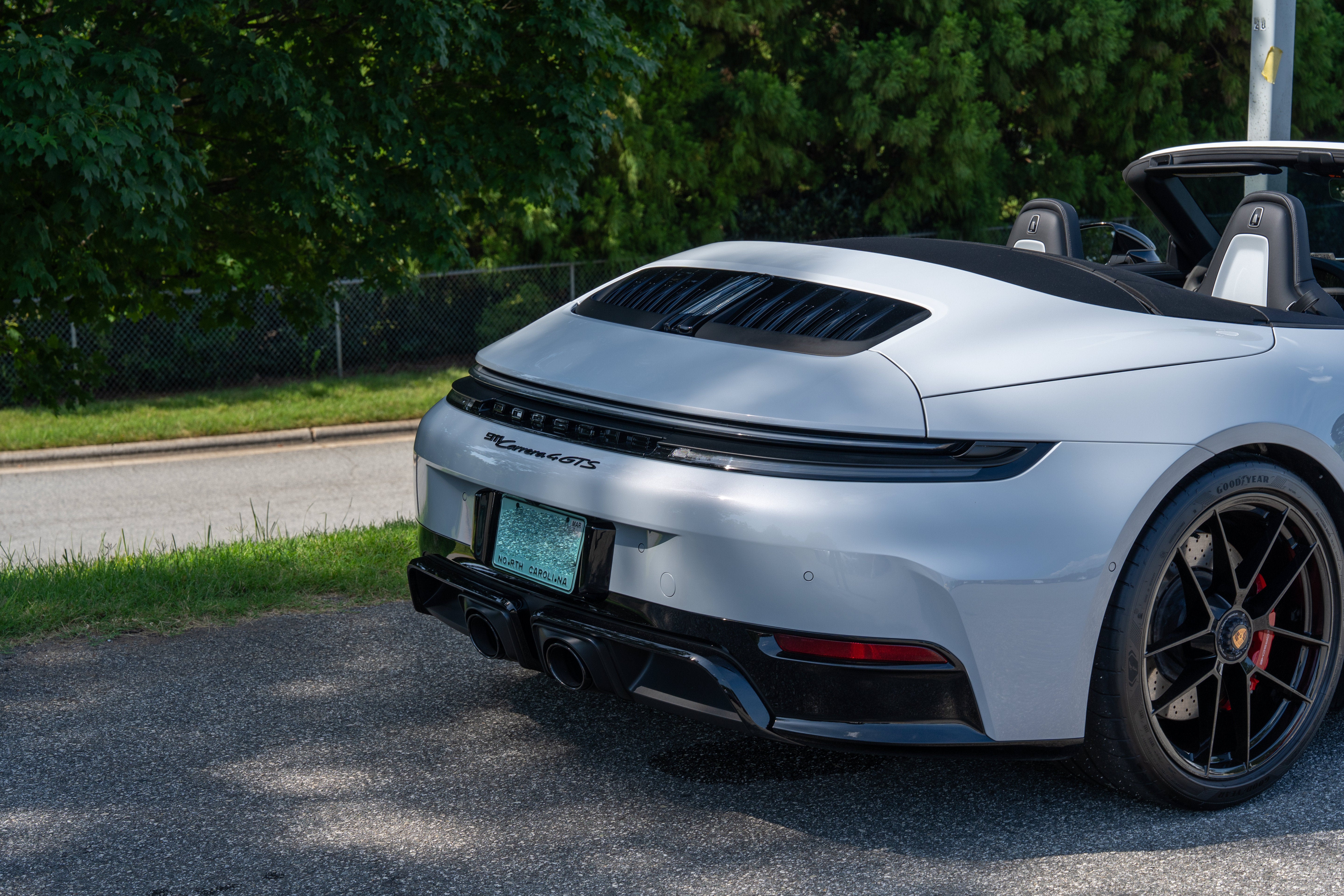 Used 2025 Ice Gray Metallic Porsche Carrera 4 GTS Cabriolet image 13