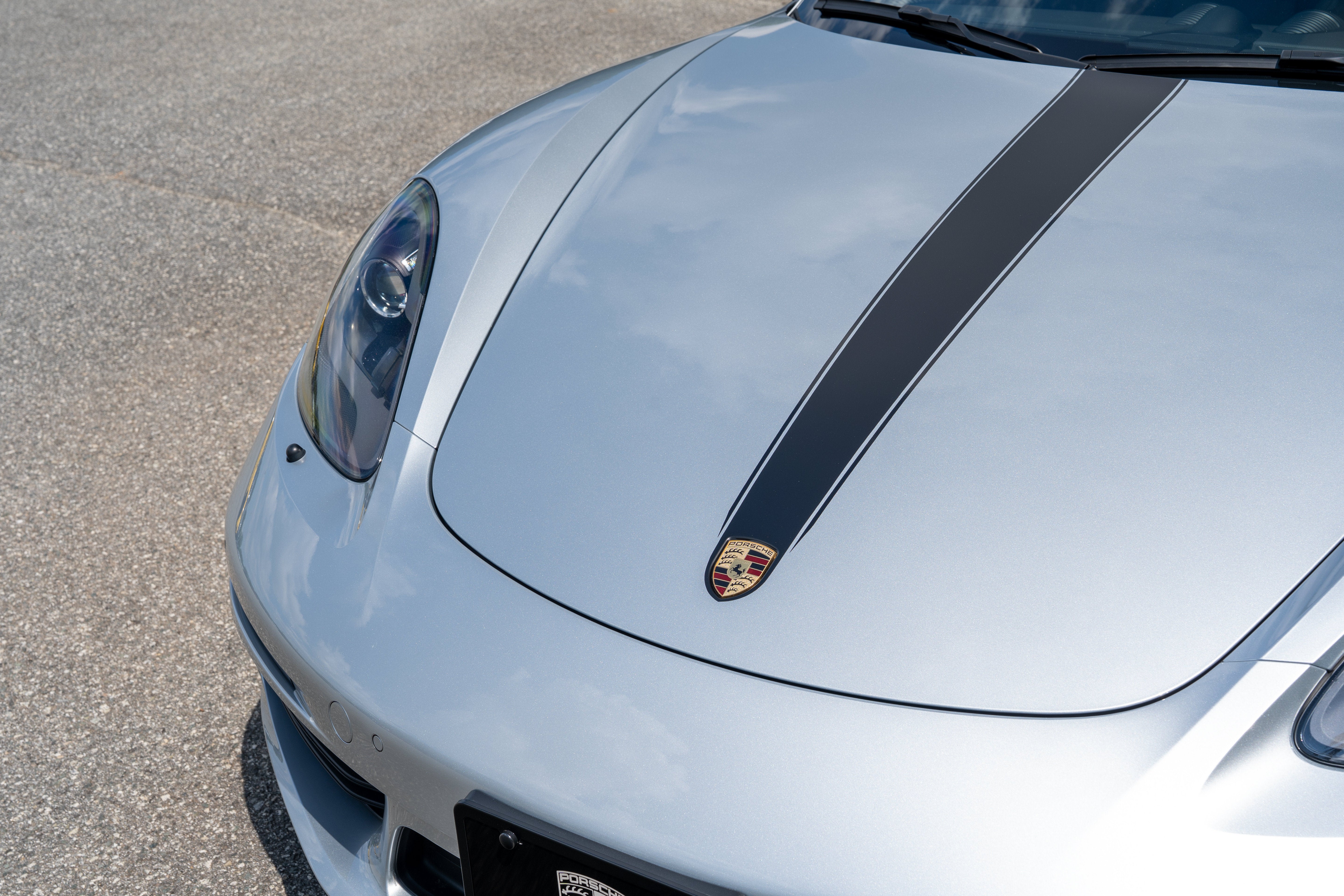 Used 2018 Rhodium Silver Metallic Porsche S image 17
