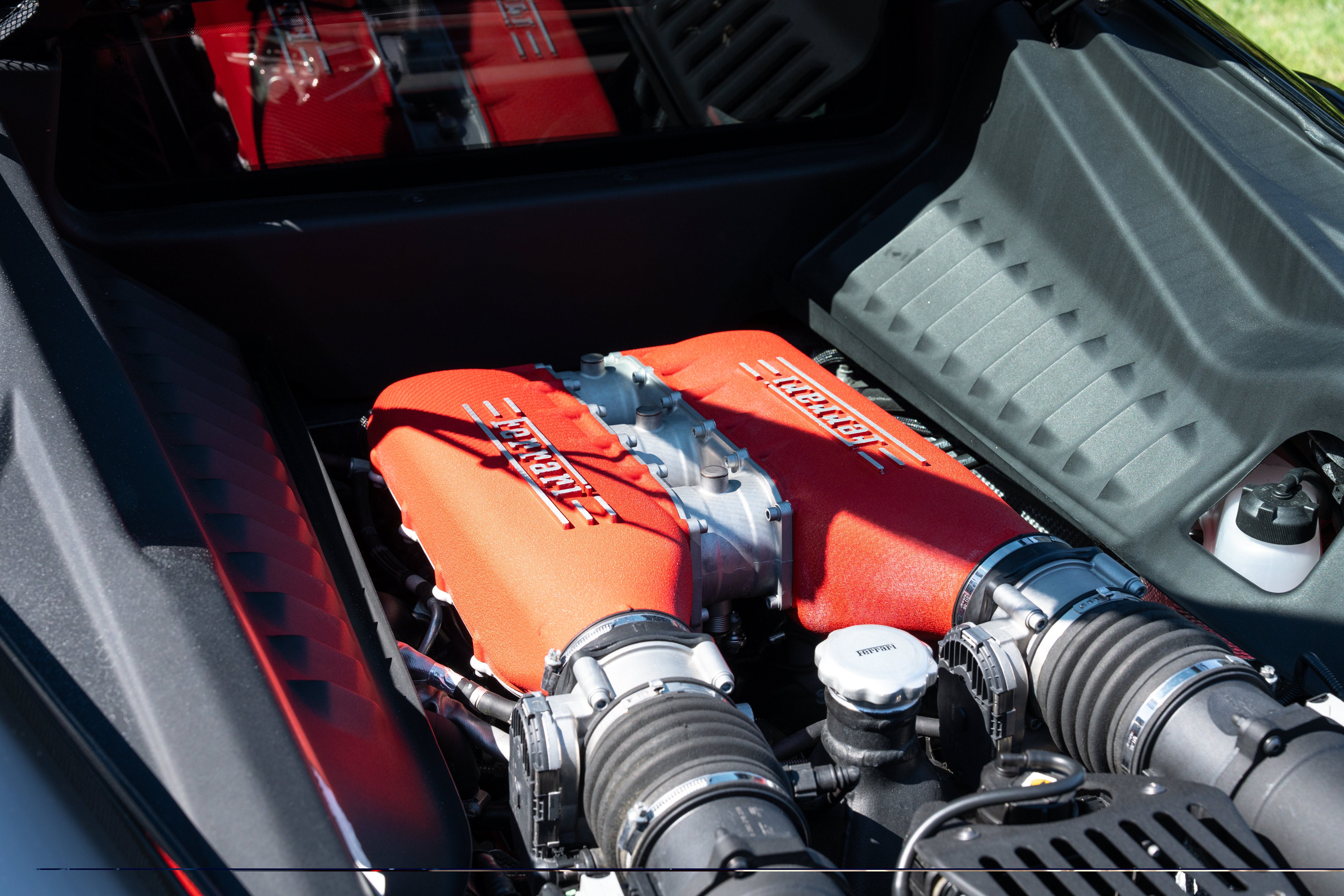 Used 2010 Nero Ferrari  image 13