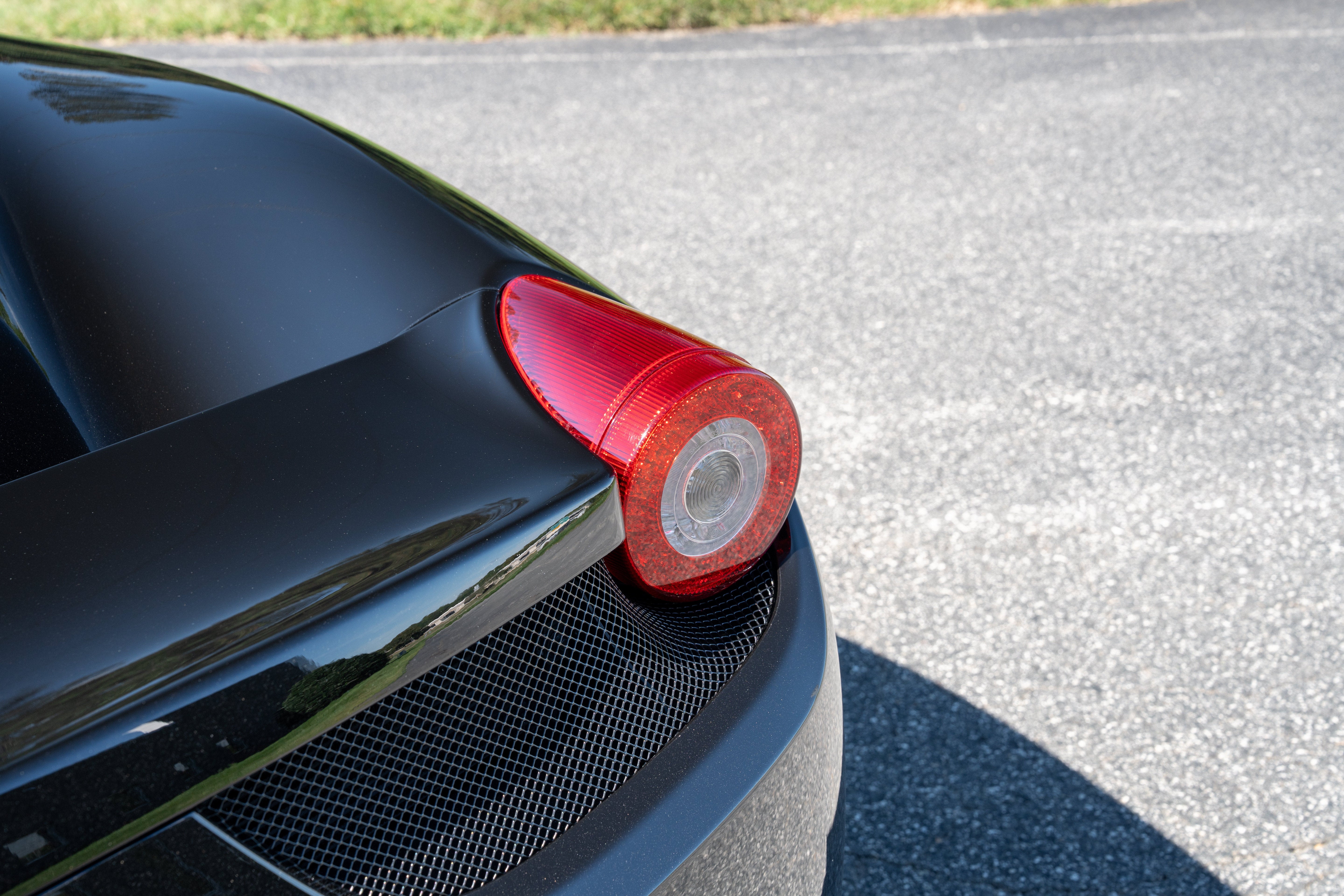 Used 2010 Nero Ferrari  image 17