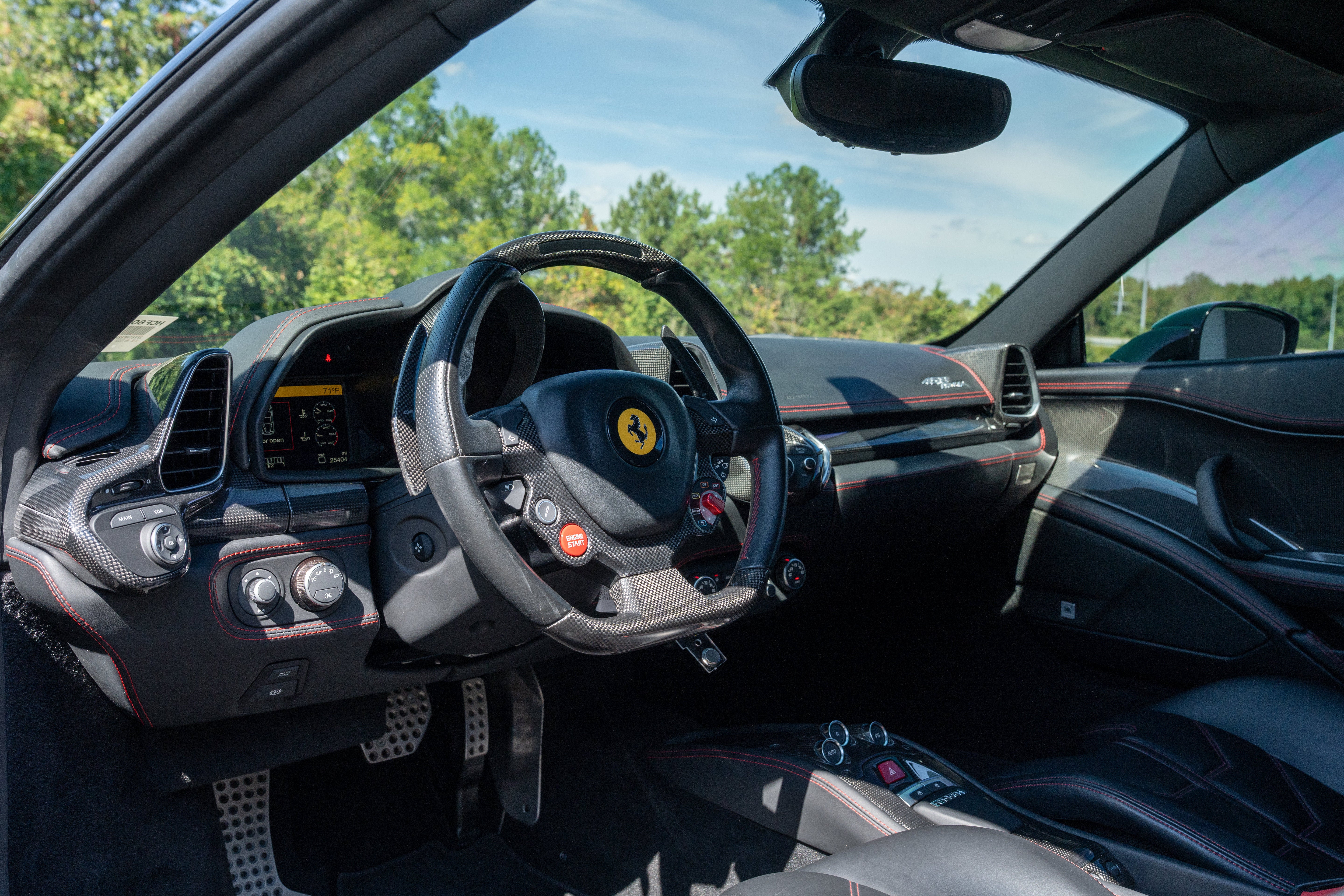Used 2010 Nero Ferrari  image 29