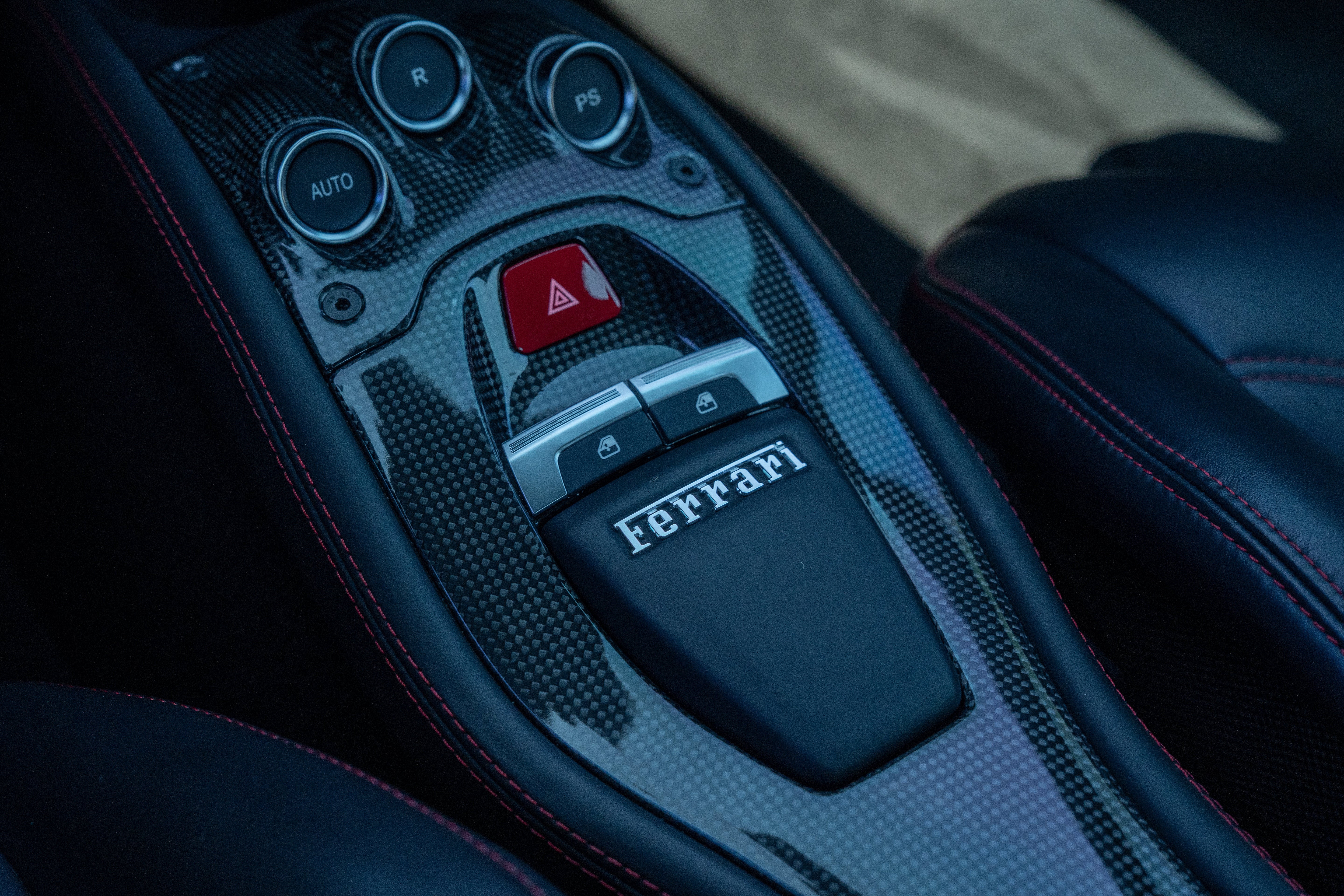 Used 2010 Nero Ferrari  image 45