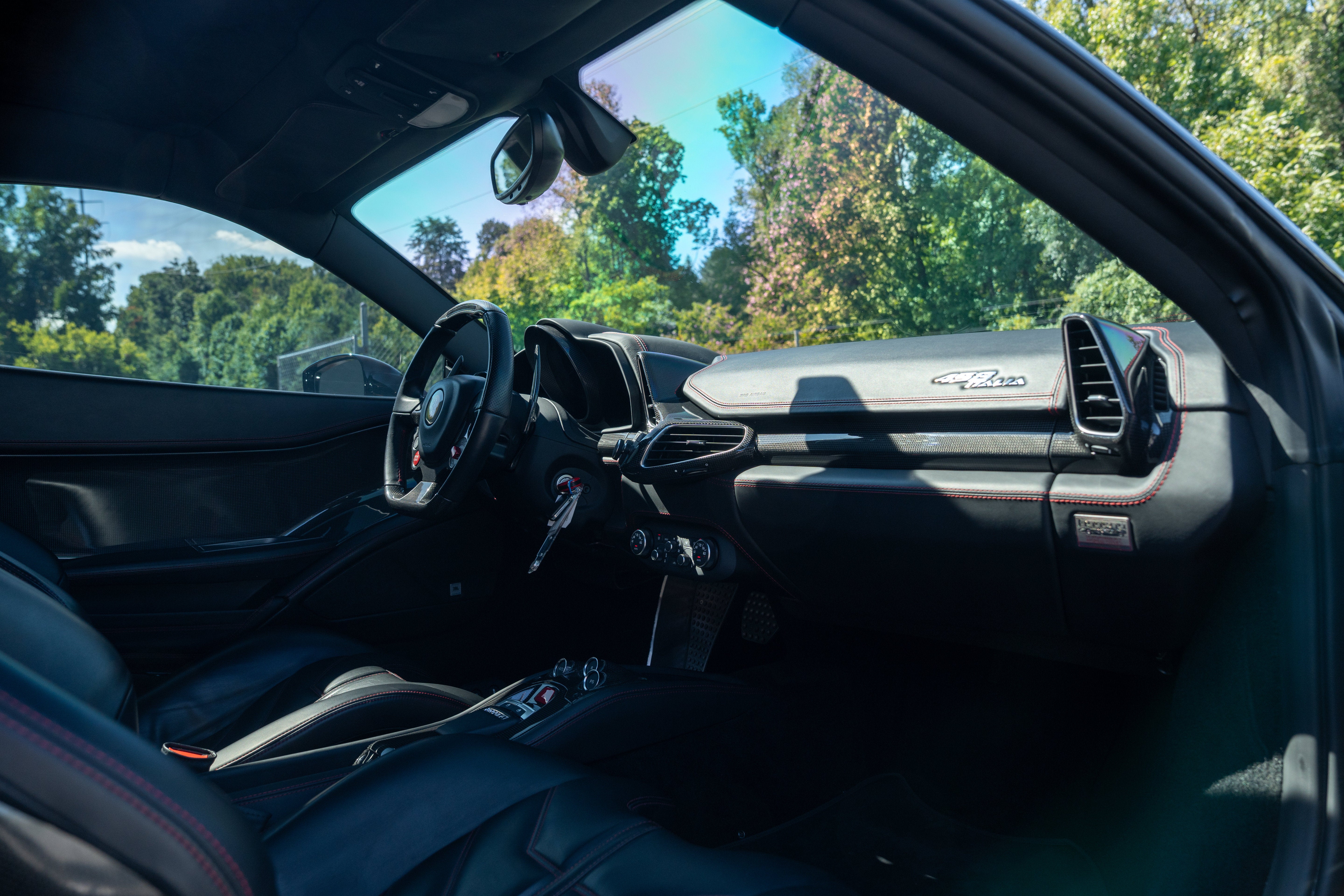 Used 2010 Nero Ferrari  image 47