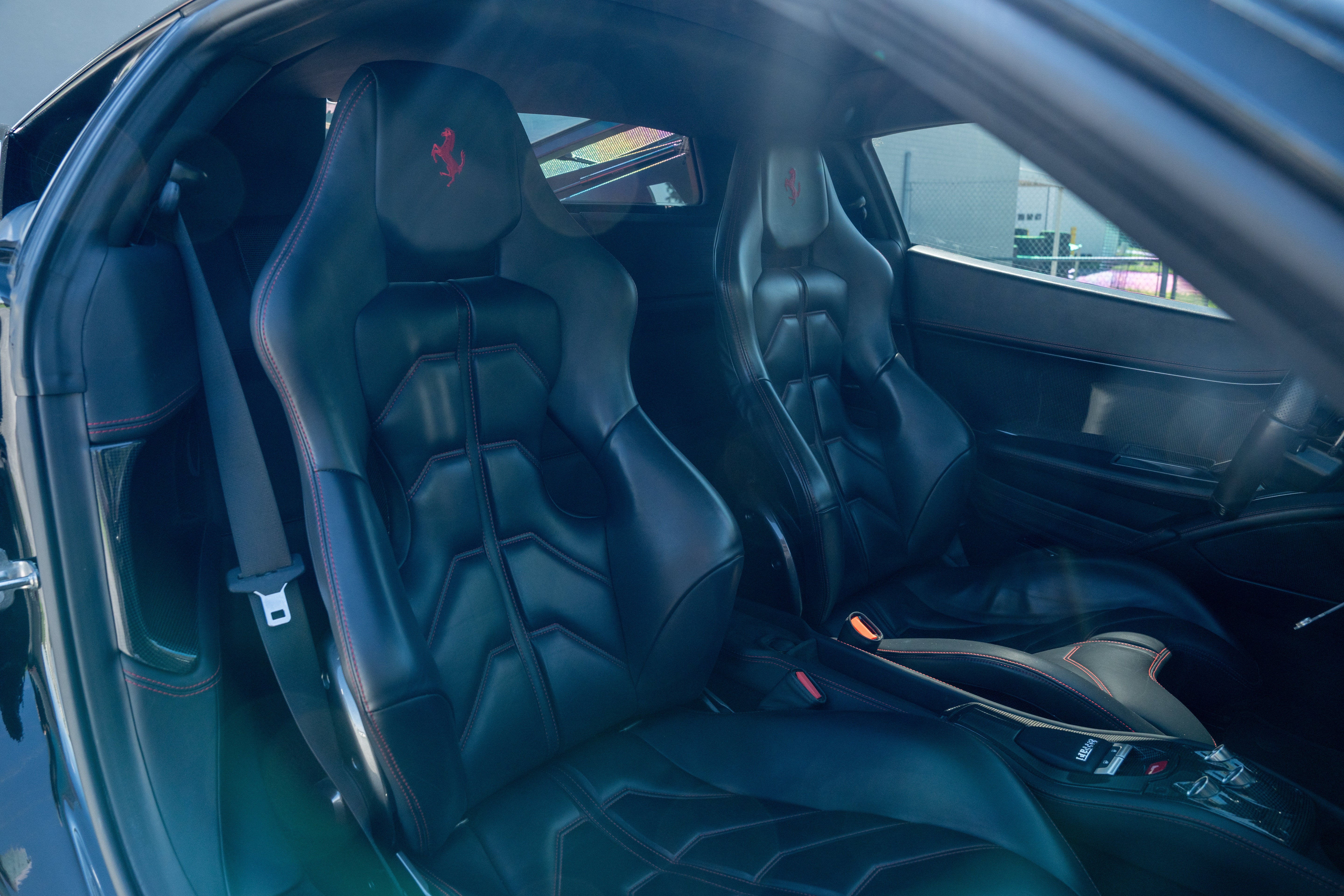 Used 2010 Nero Ferrari  image 49