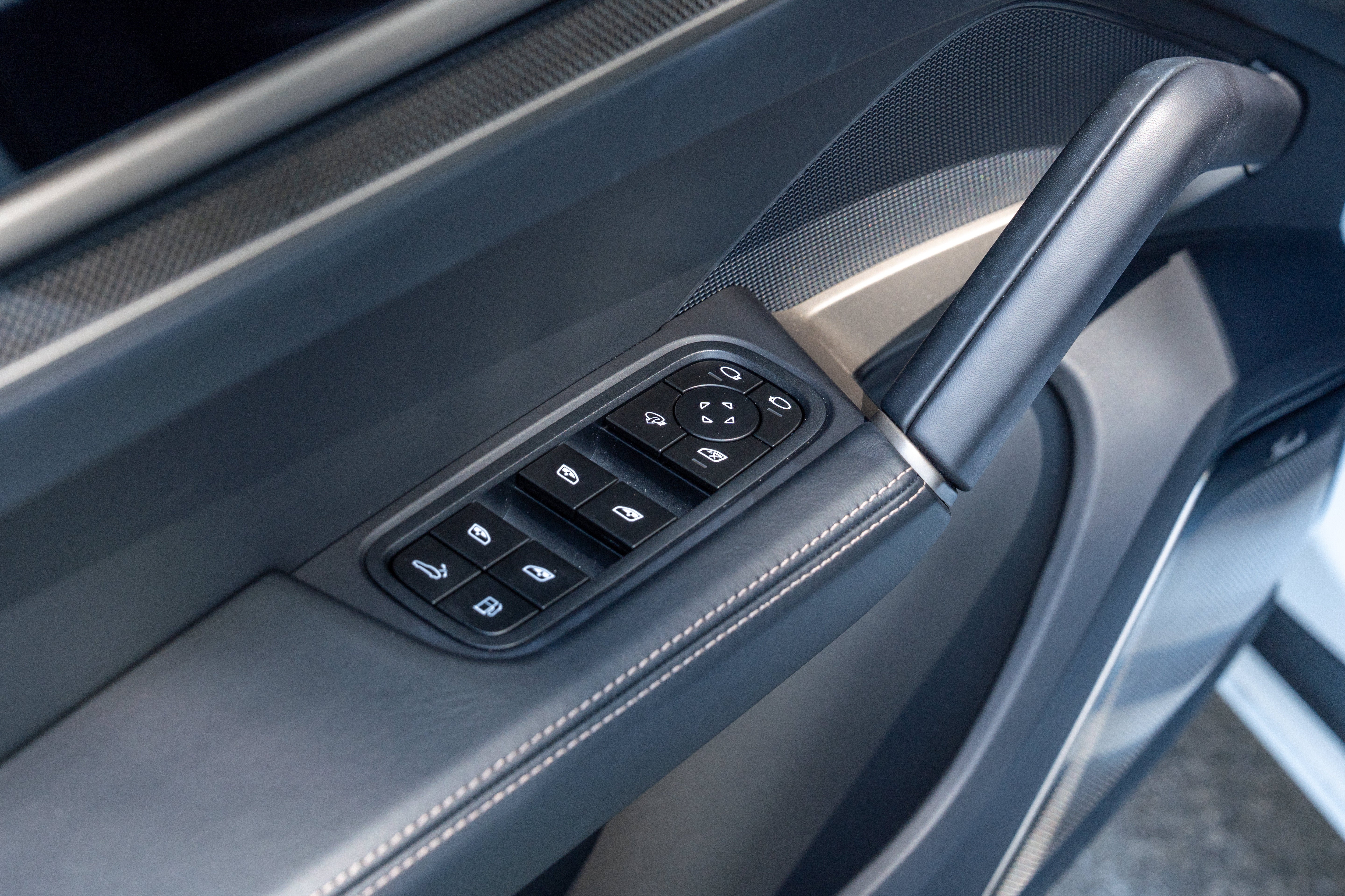 Used 2025 Carrara White Metallic Porsche Turbo E-Hybrid image 21