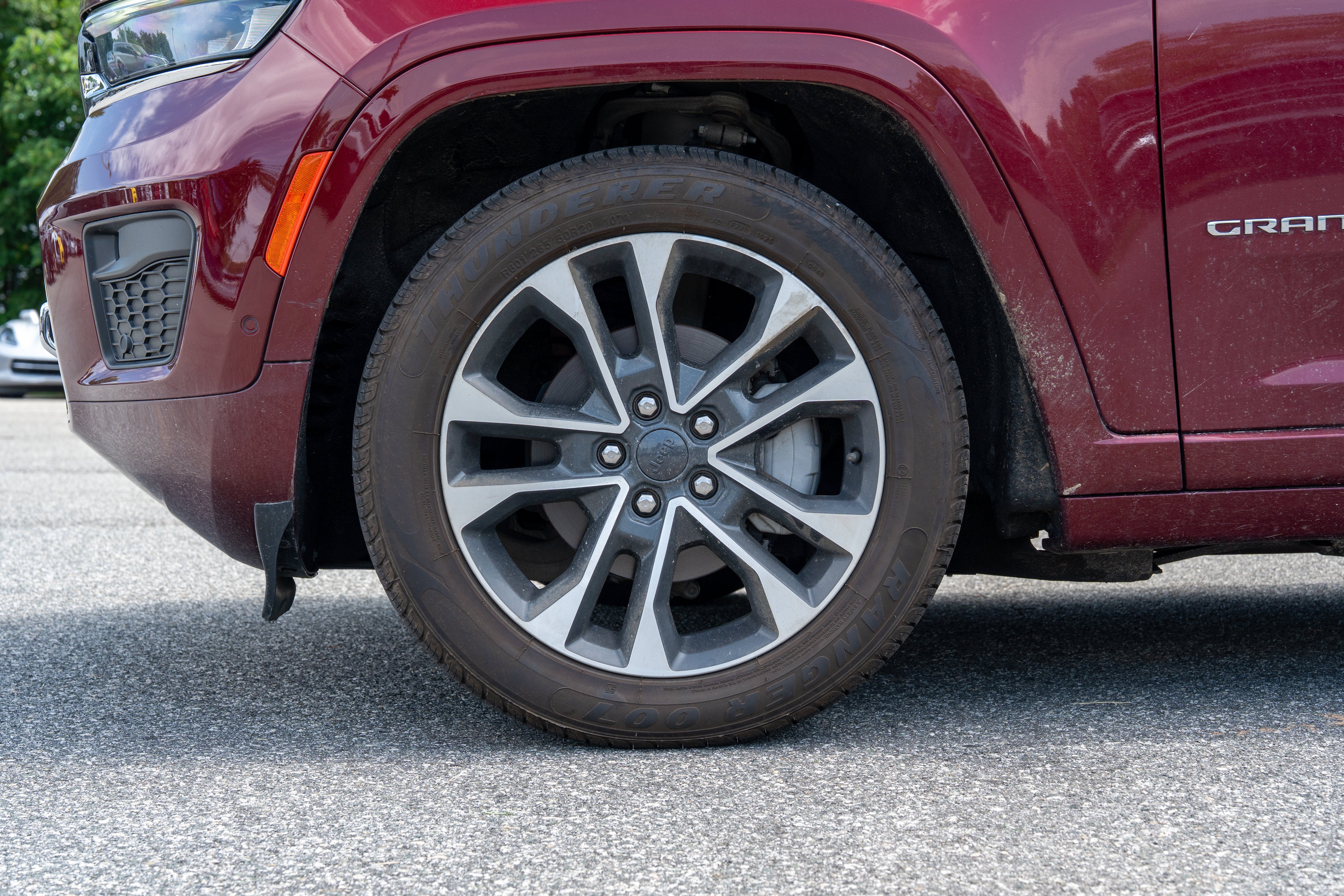 Used 2023 Velvet Red Pearlcoat Jeep Overland image 5