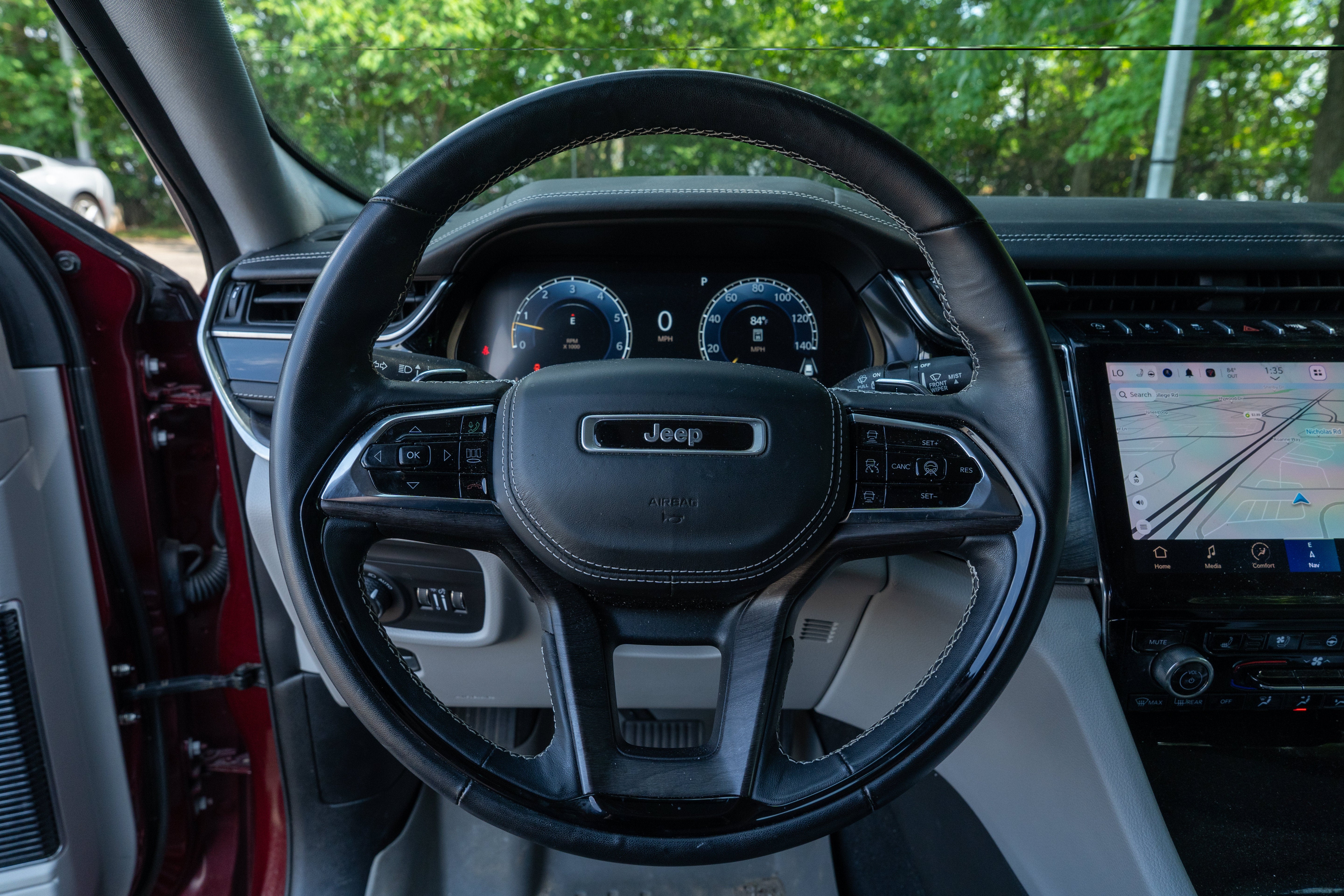 Used 2023 Velvet Red Pearlcoat Jeep Overland image 9