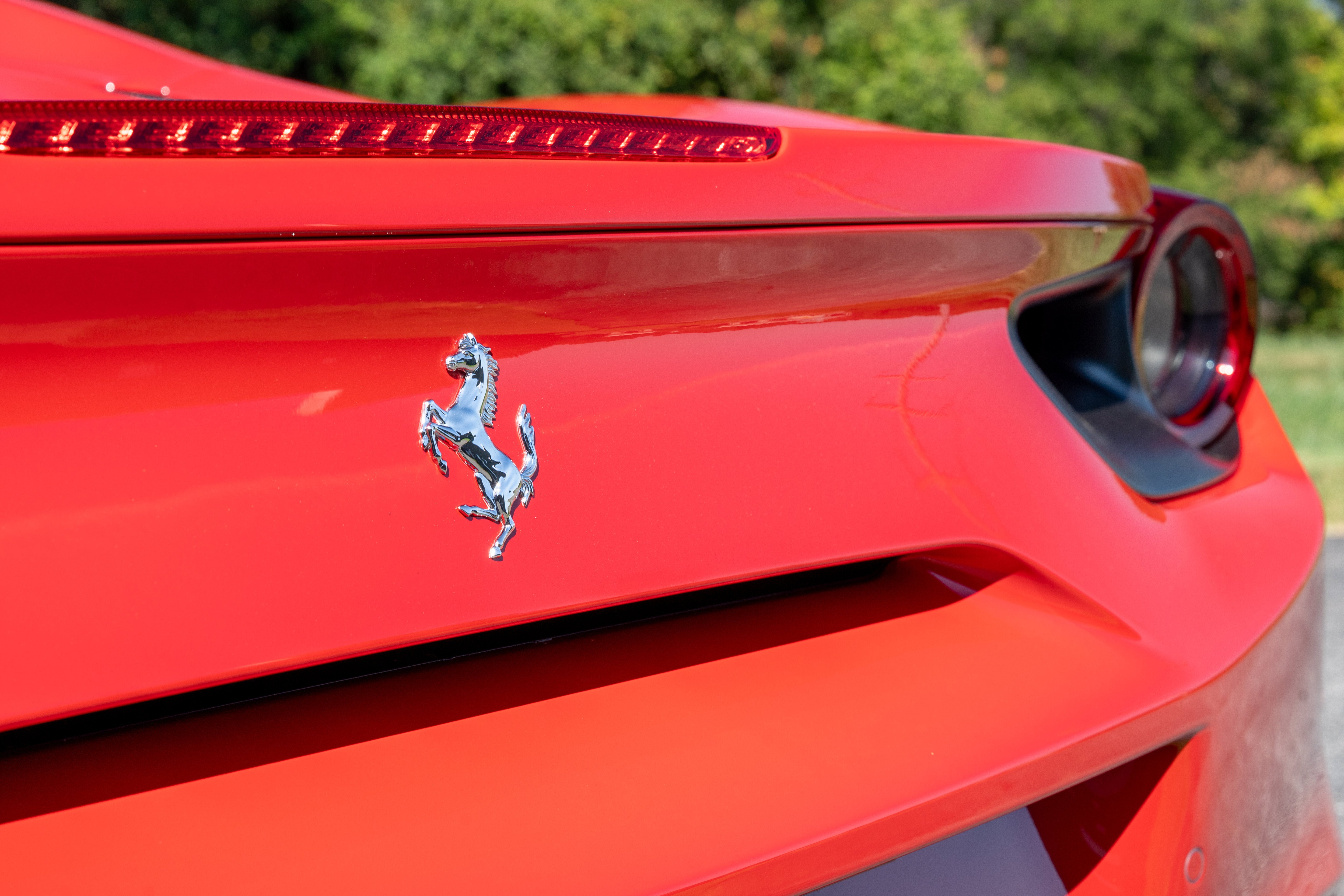 Certified Used 2018 Rosso Corsa Ferrari  image 18