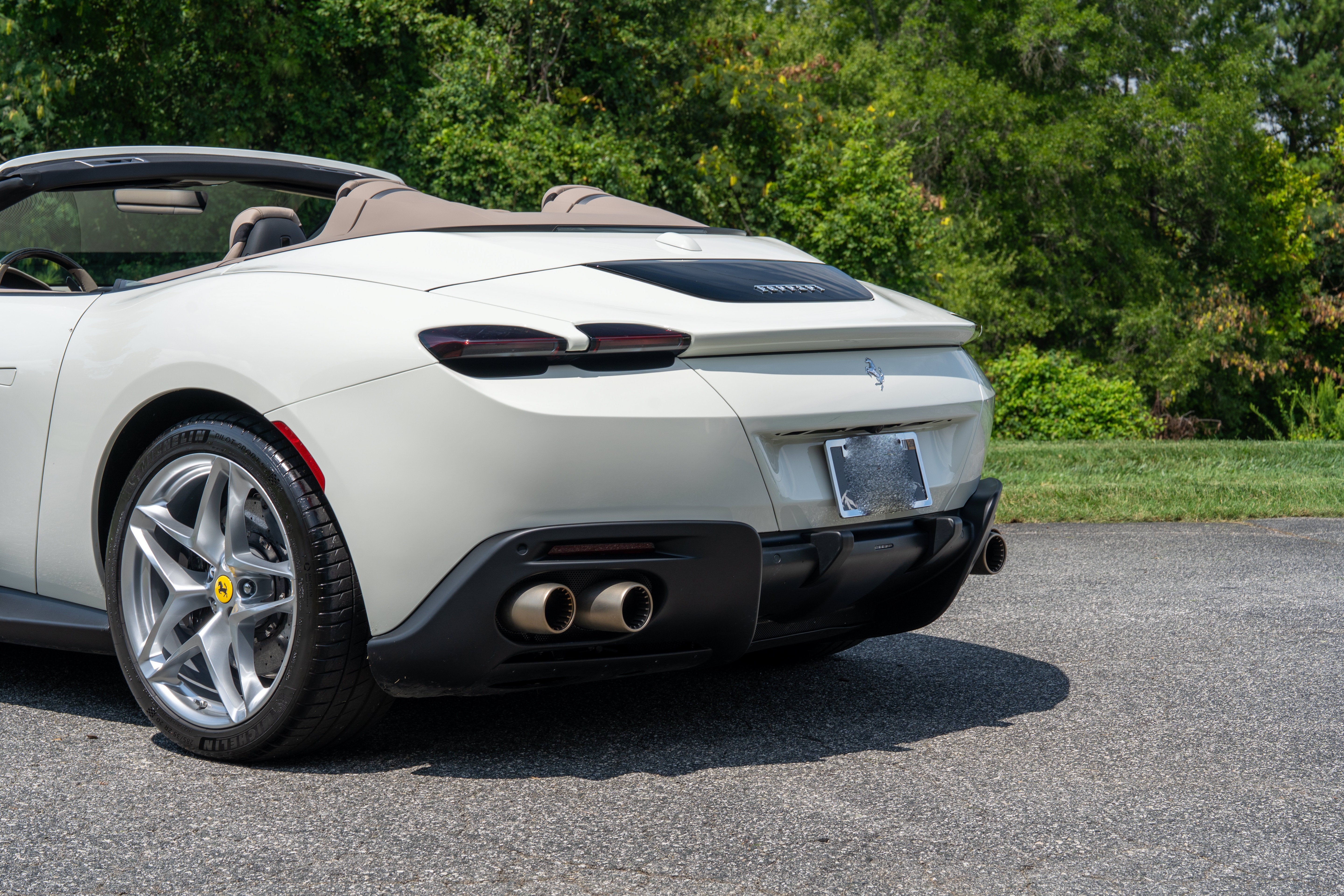 Certified Used 2024 Bianco Avus Ferrari  image 21