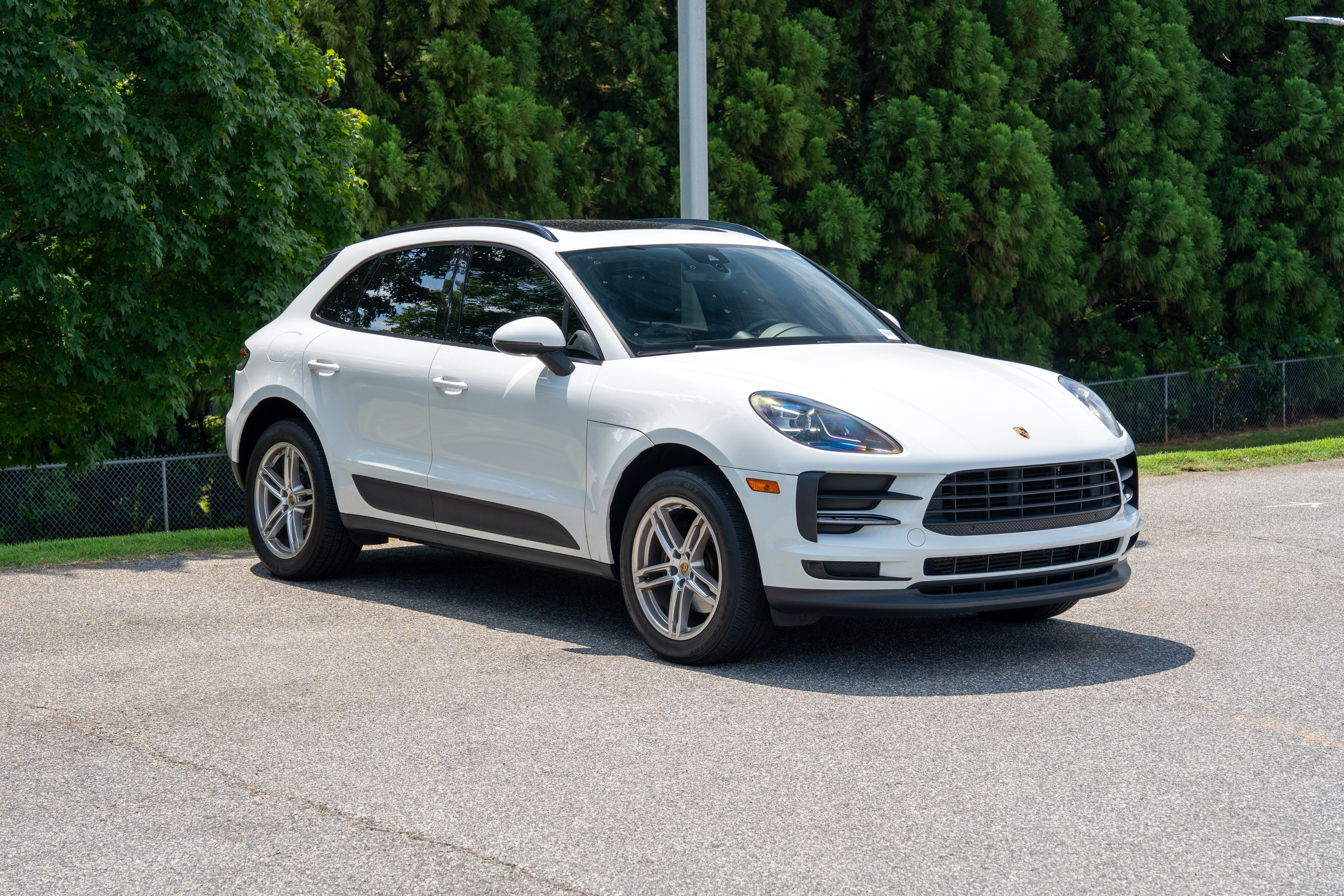 Used 2019 White Porsche  image 9