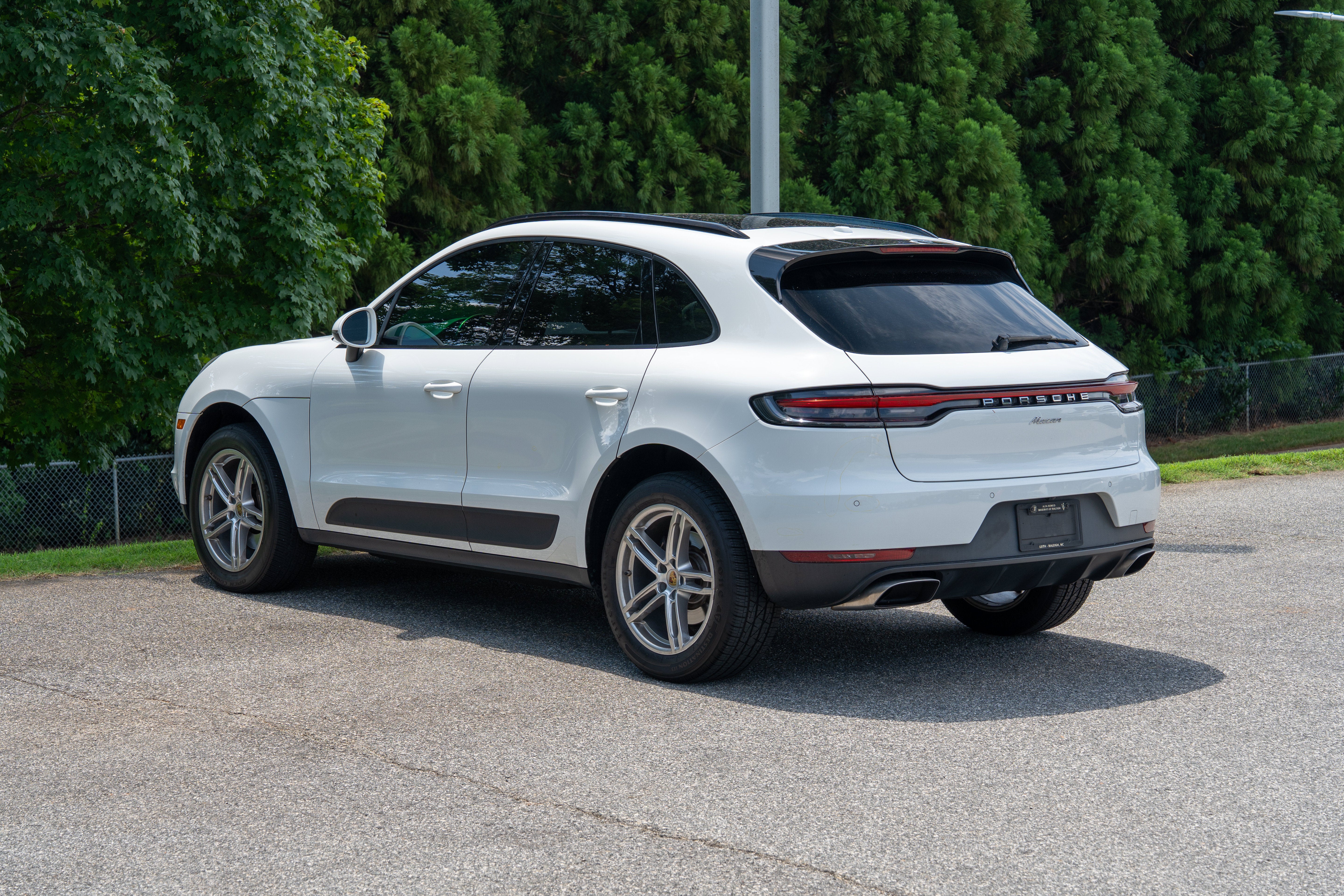 Used 2019 White Porsche  image 3