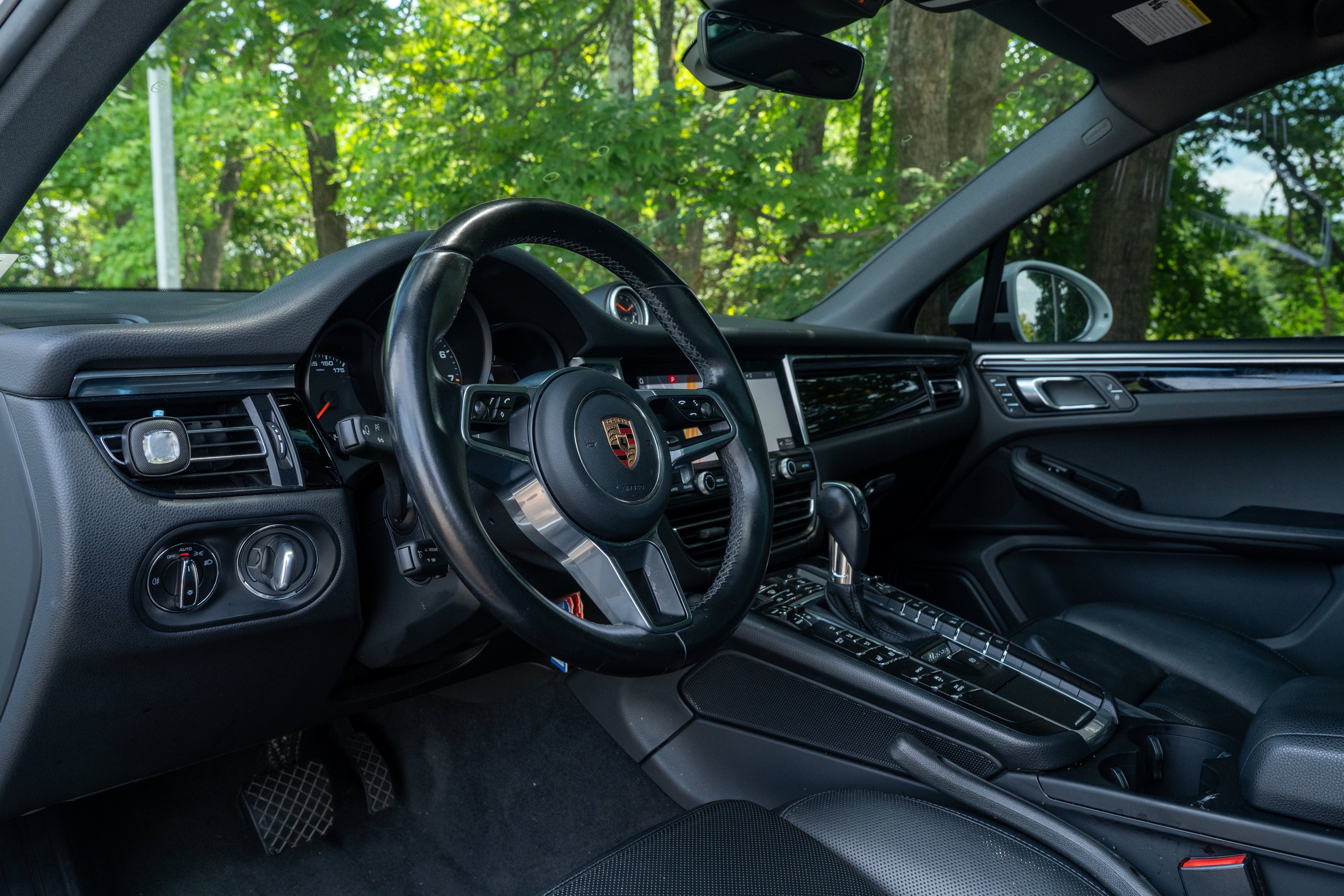Used 2019 White Porsche  image 4