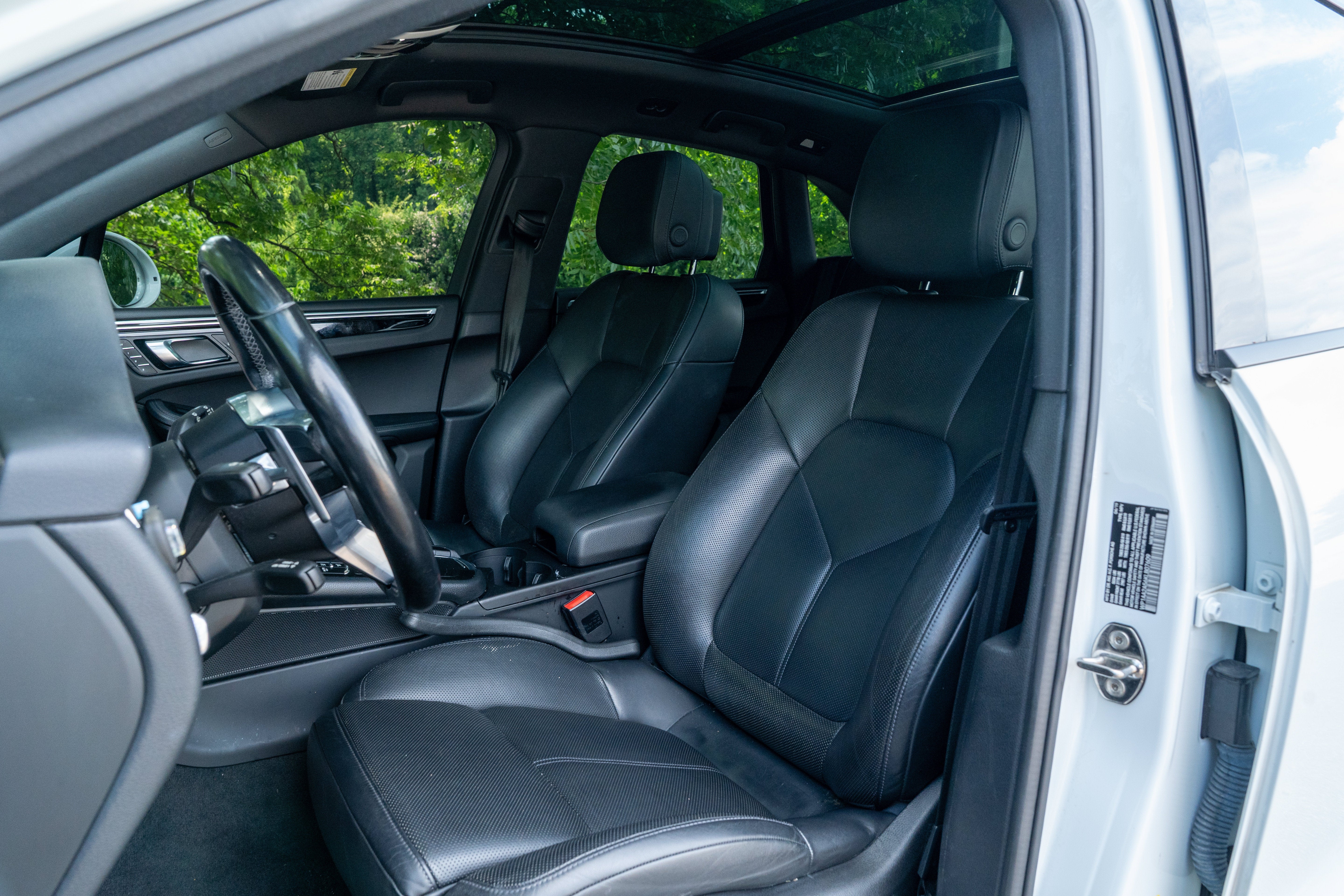 Used 2019 White Porsche  image 5