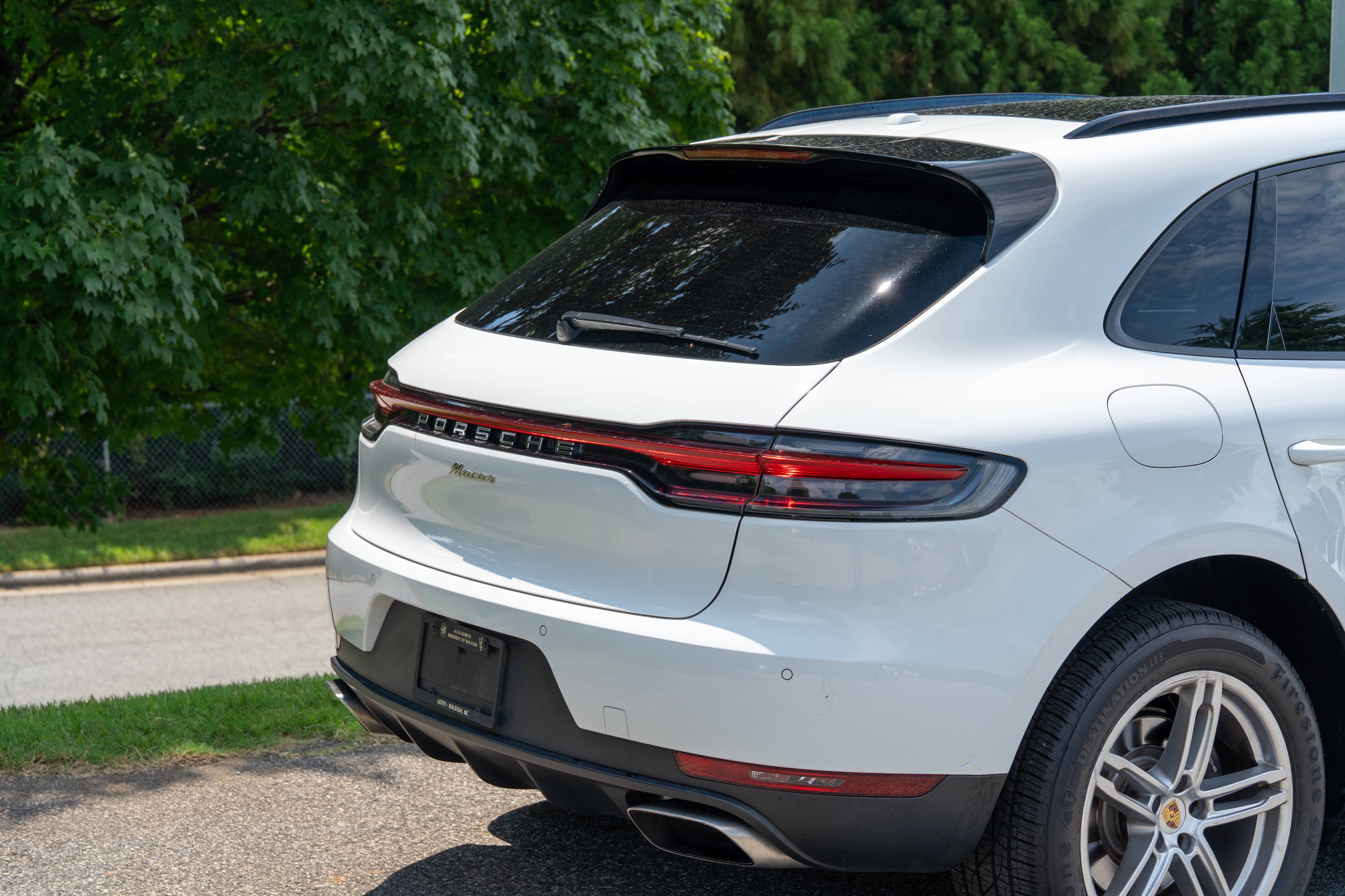 Used 2019 White Porsche  image 13