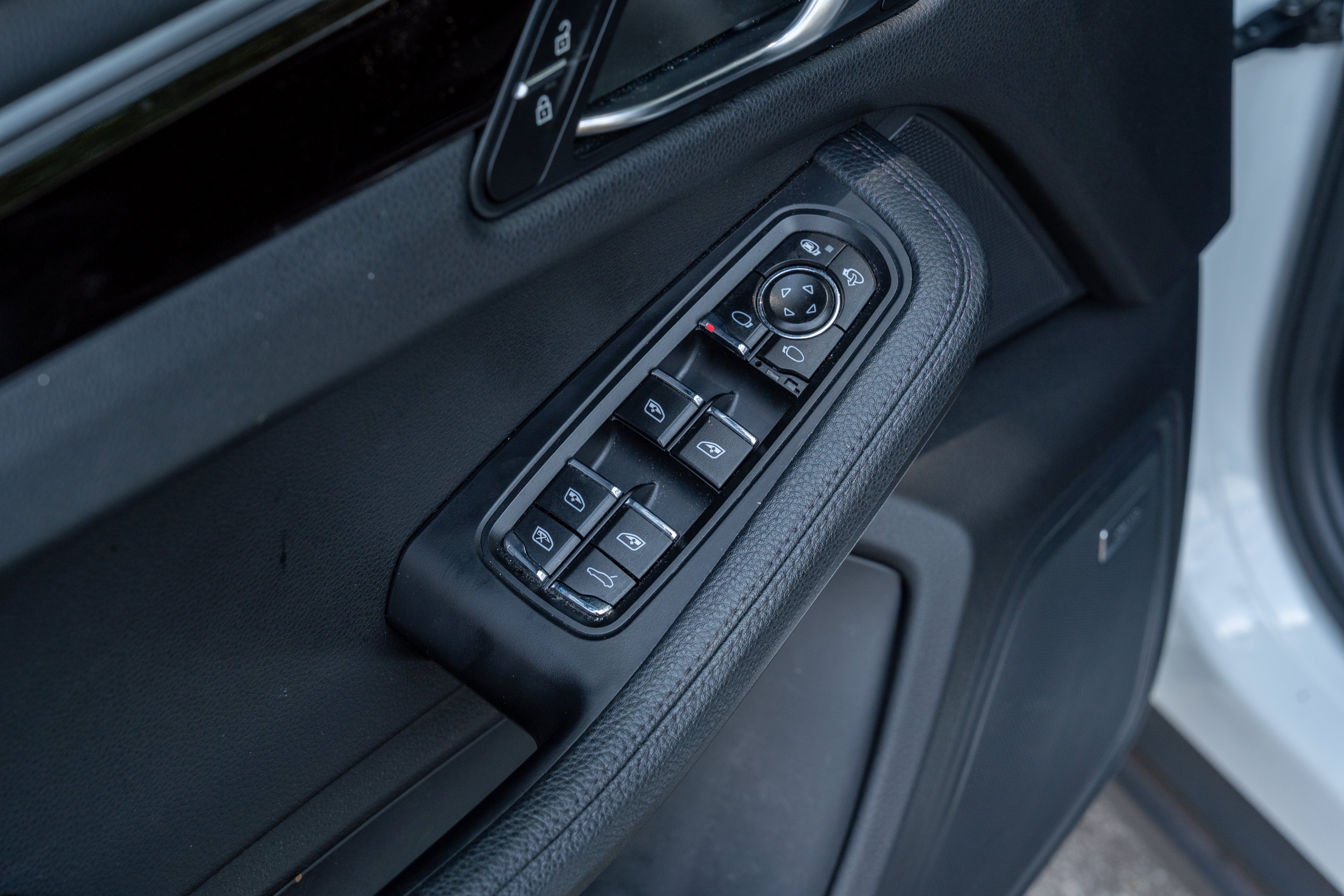 Used 2019 White Porsche  image 21