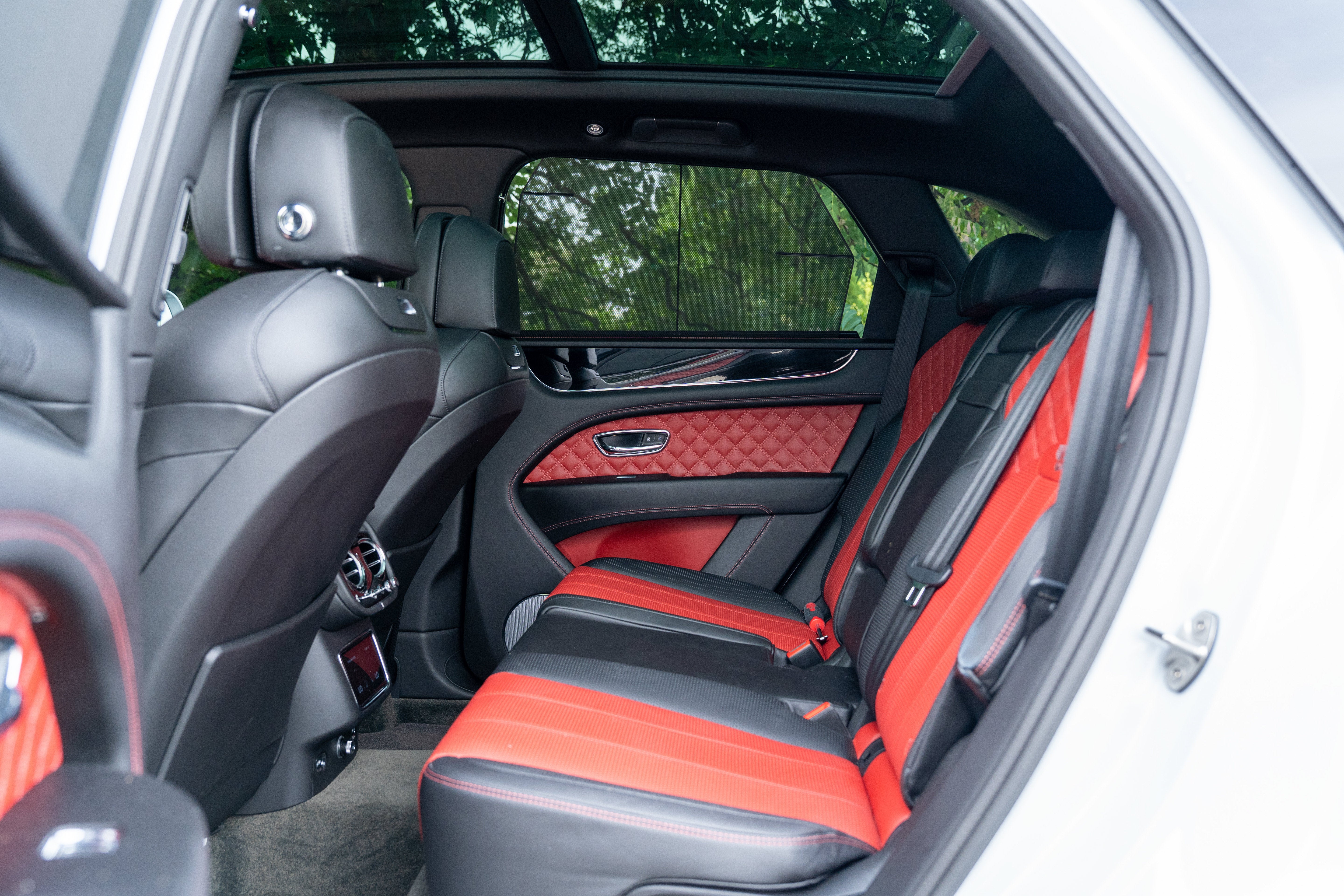 Used 2022 Ghost White Pearlescent by Mulliner Bentley V8 image 26