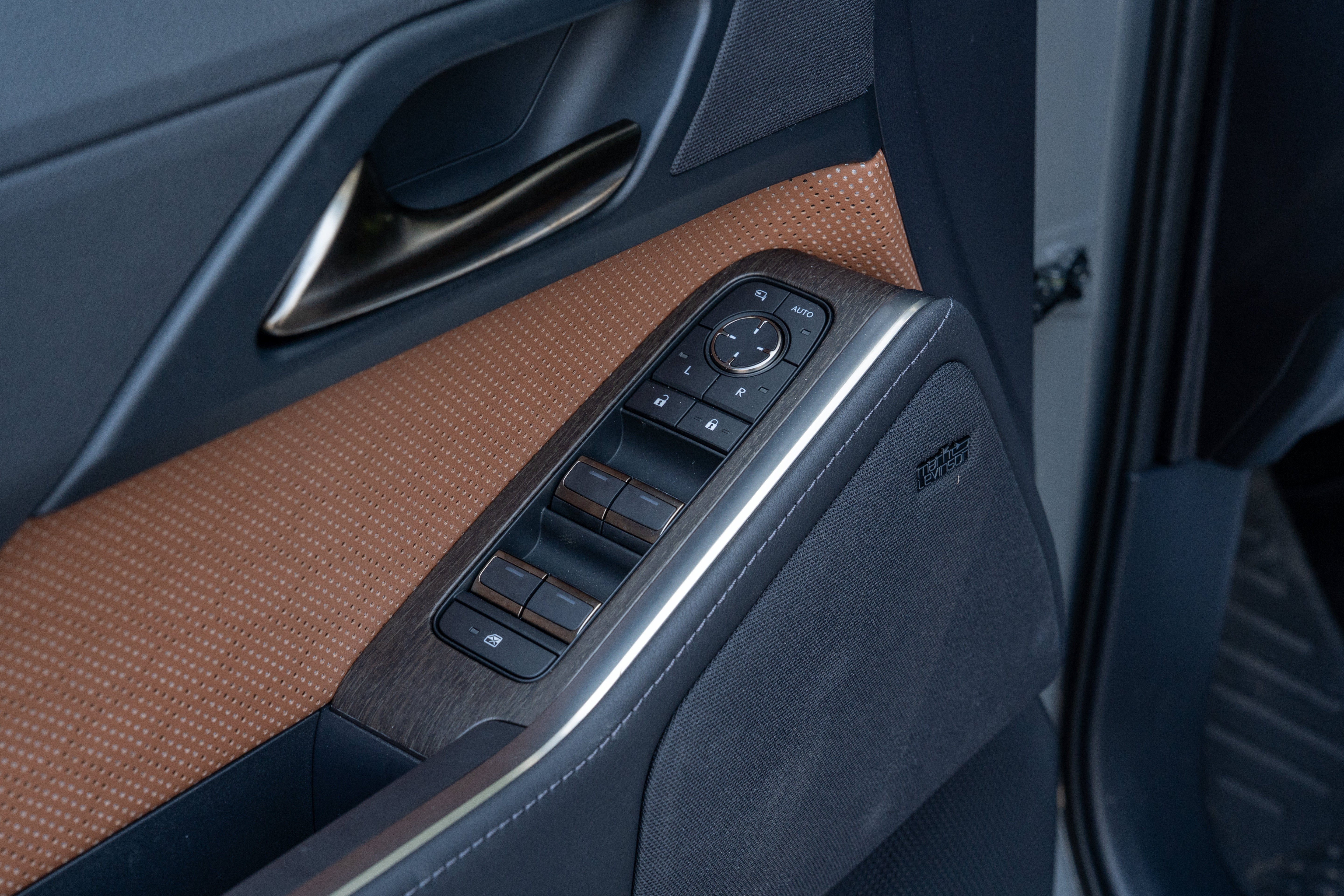 Used 2026 Incognito Lexus 550 Luxury+ image 13