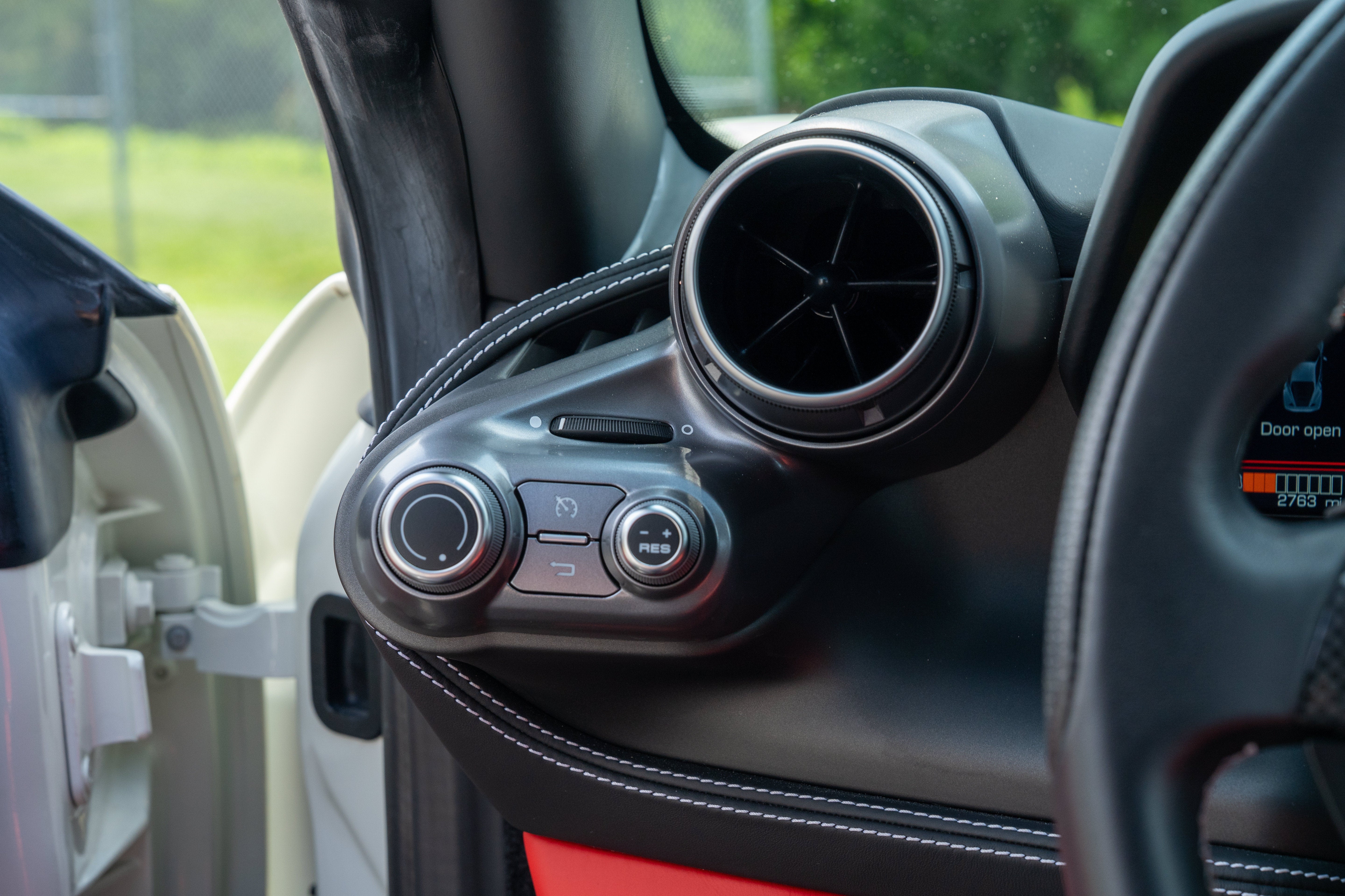 Used 2022 Bianco Avus Ferrari  image 30