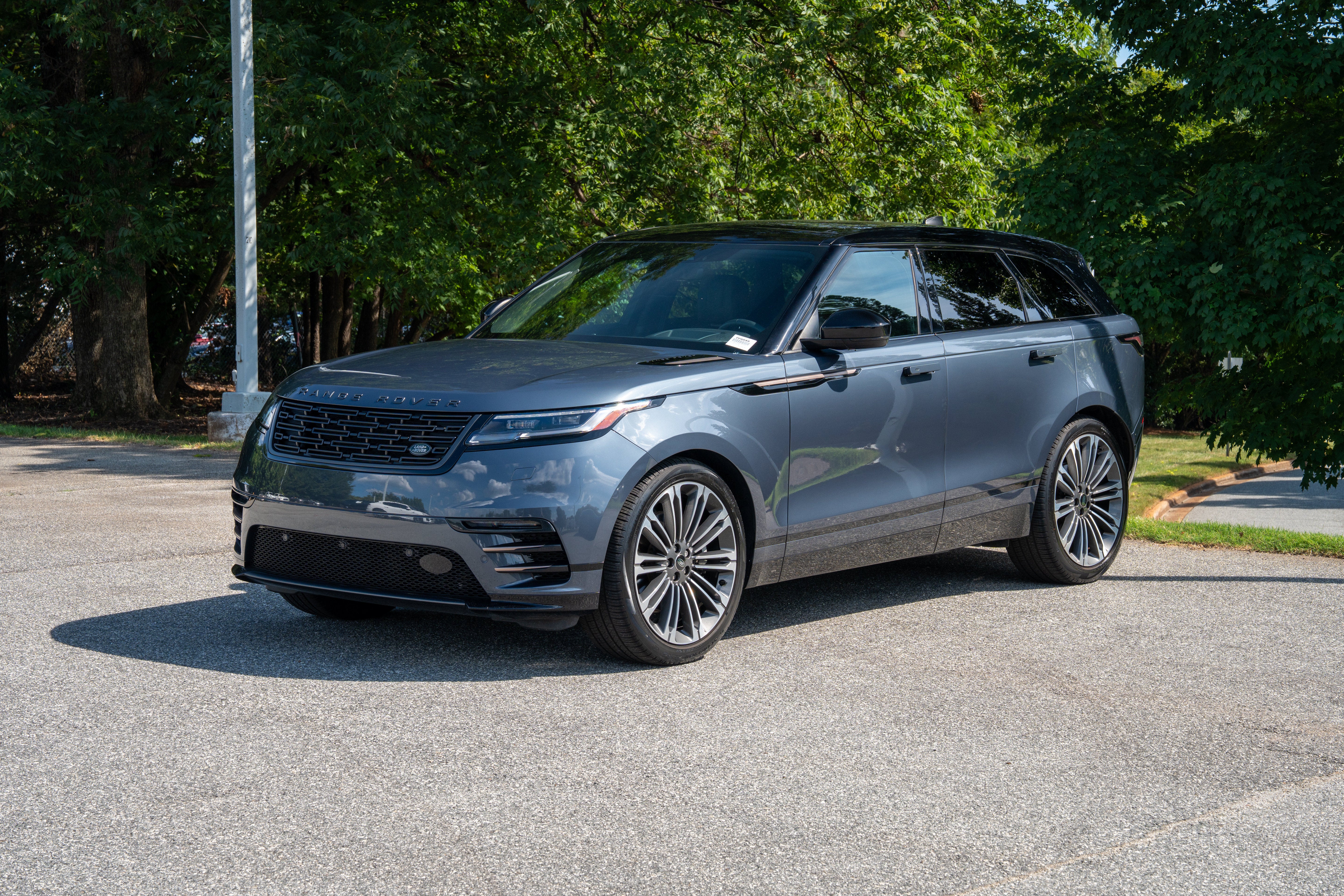 Used 2024 Varesine Blue Metallic Land Rover Dynamic HSE image 3