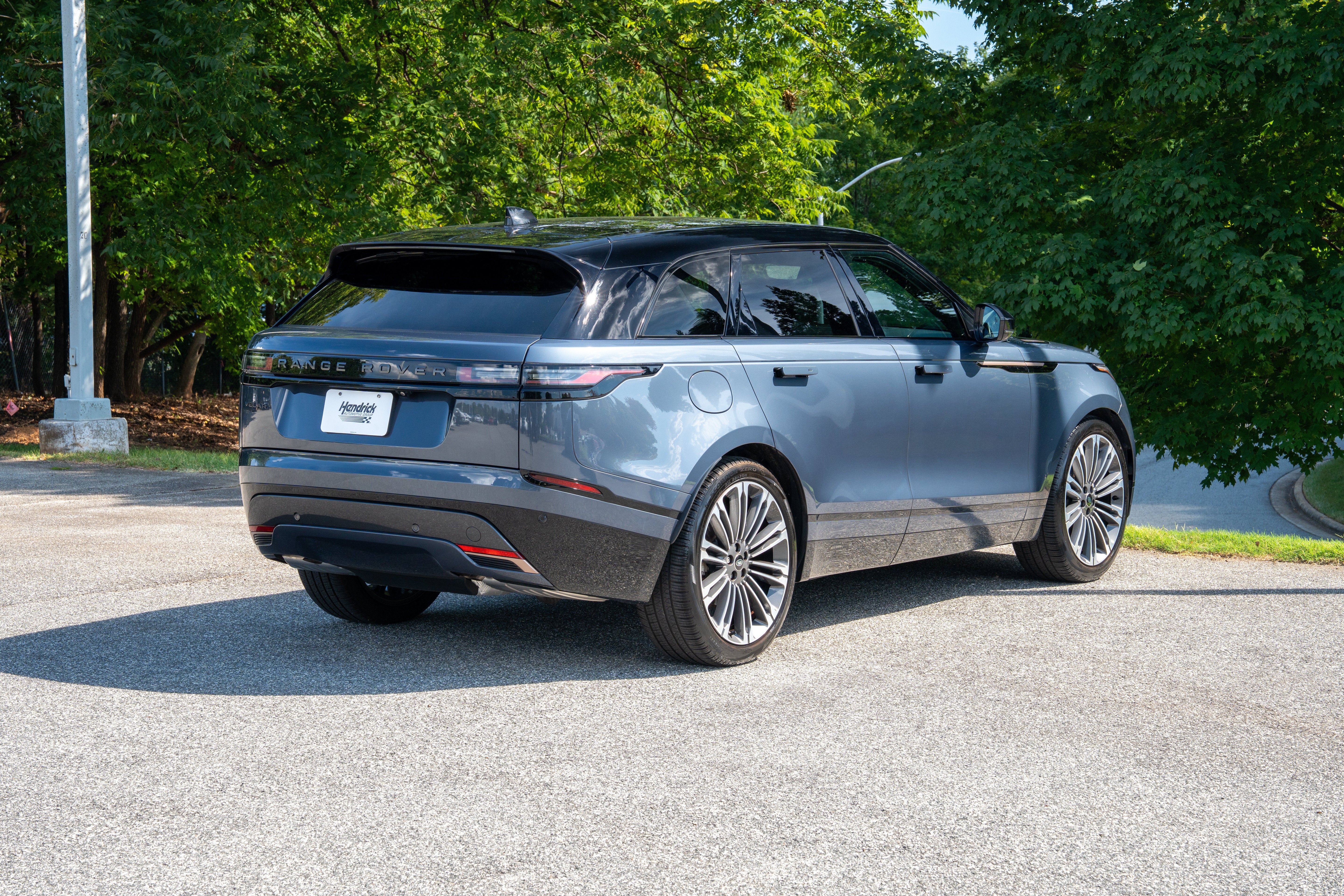 Used 2024 Varesine Blue Metallic Land Rover Dynamic HSE image 8