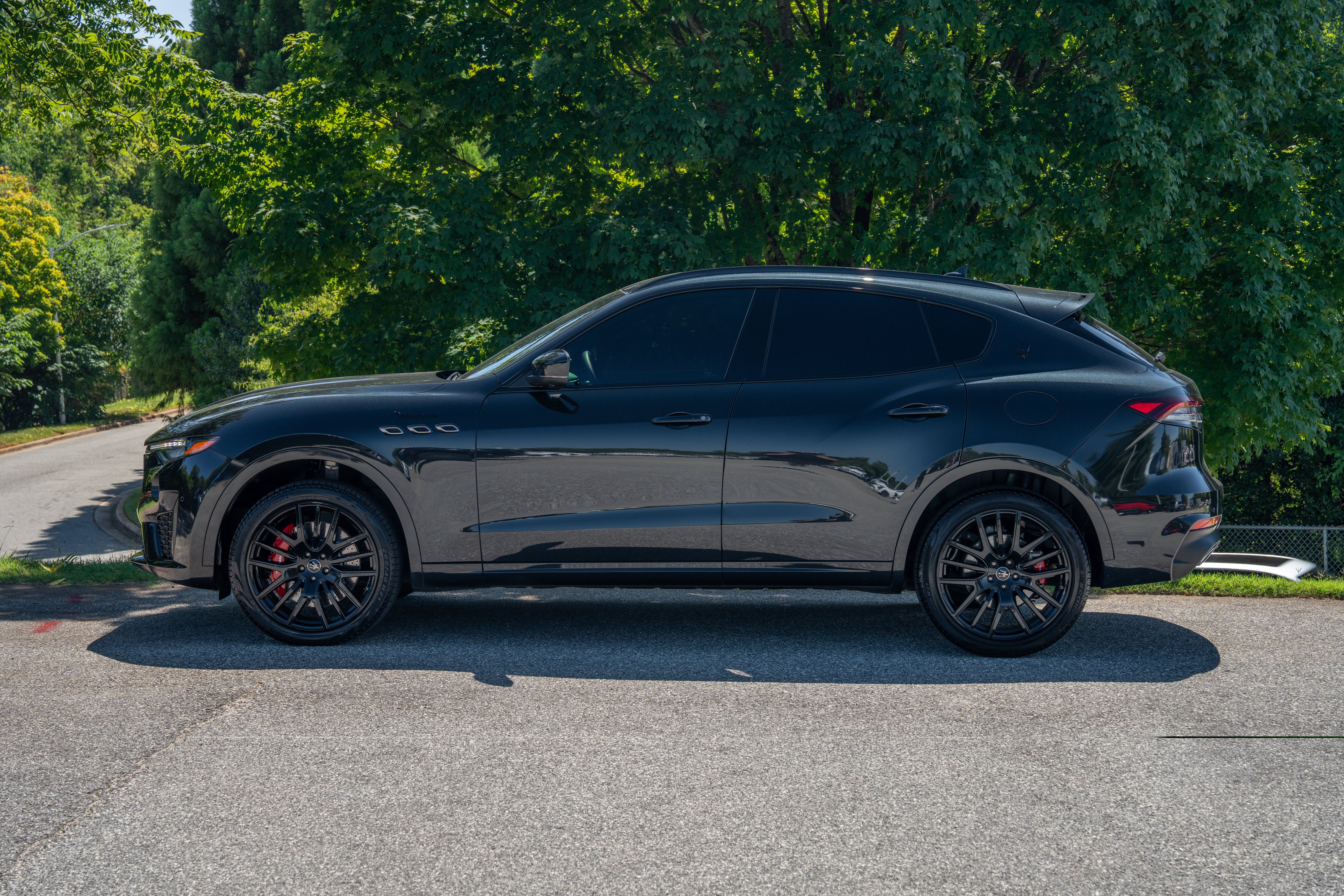 Used 2024 Nero Assoluto Metallic Maserati Modena Ultima image 5