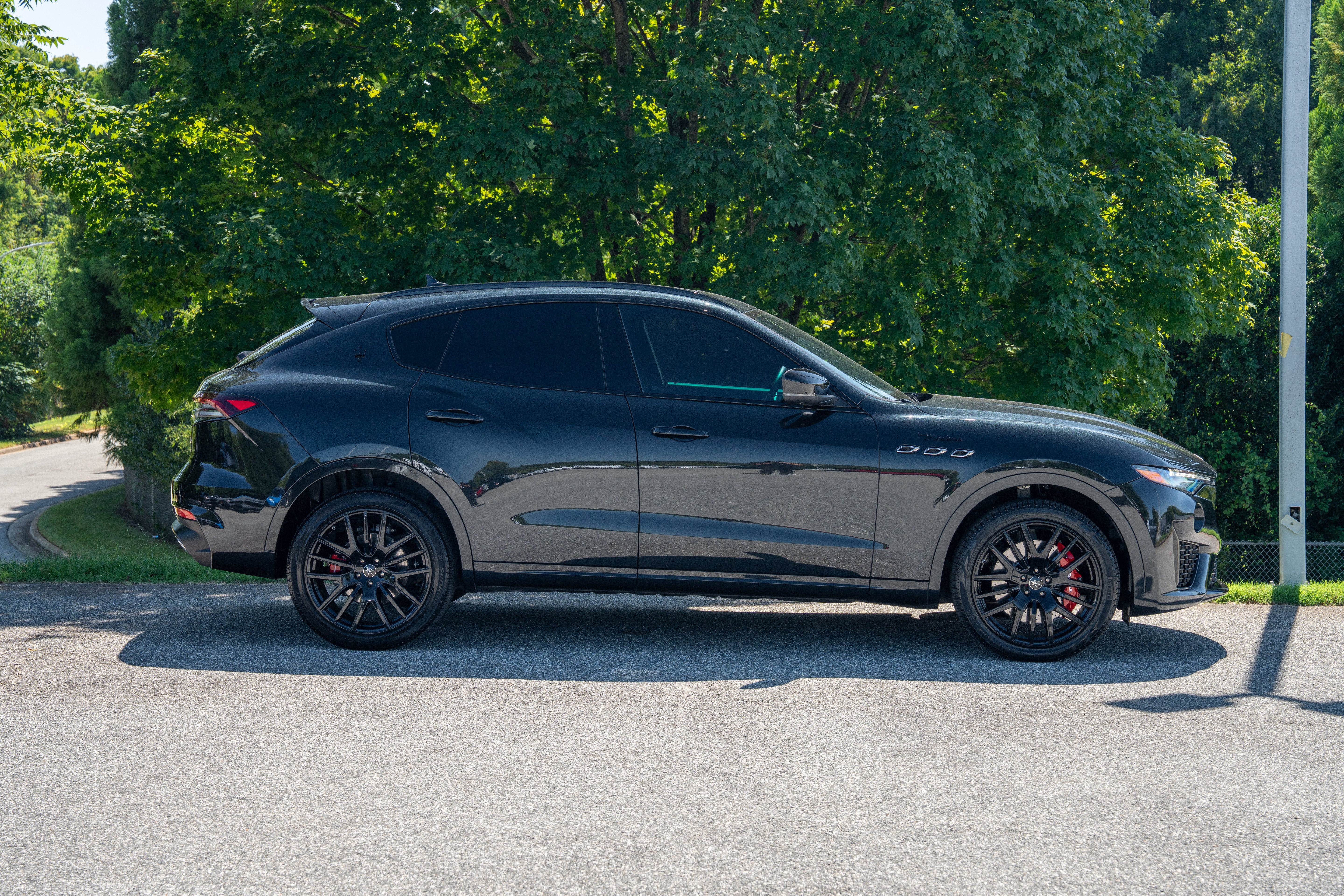 Used 2024 Nero Assoluto Metallic Maserati Modena Ultima image 9