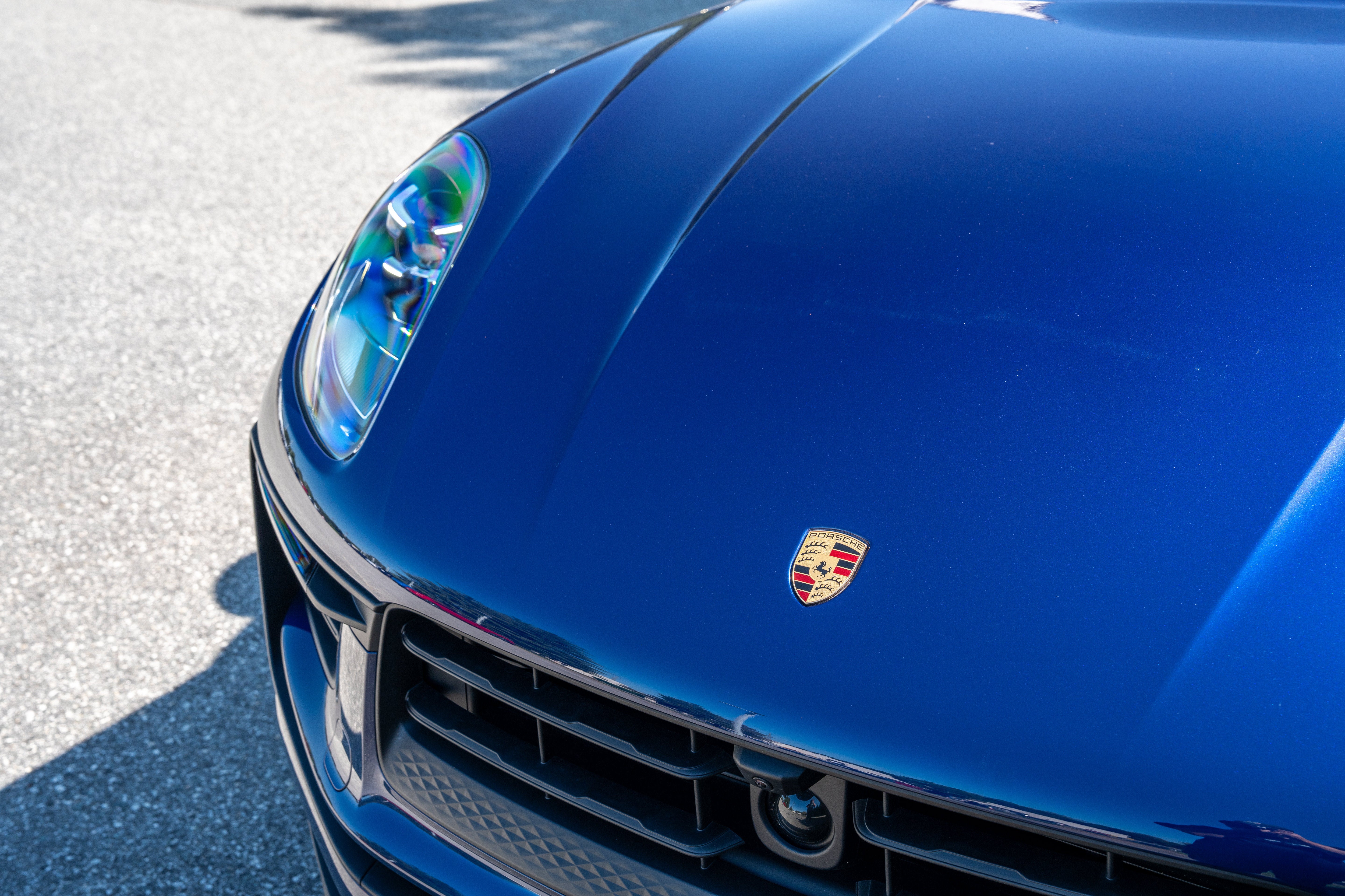 Used 2026 Gentian Blue Metallic Porsche  image 18