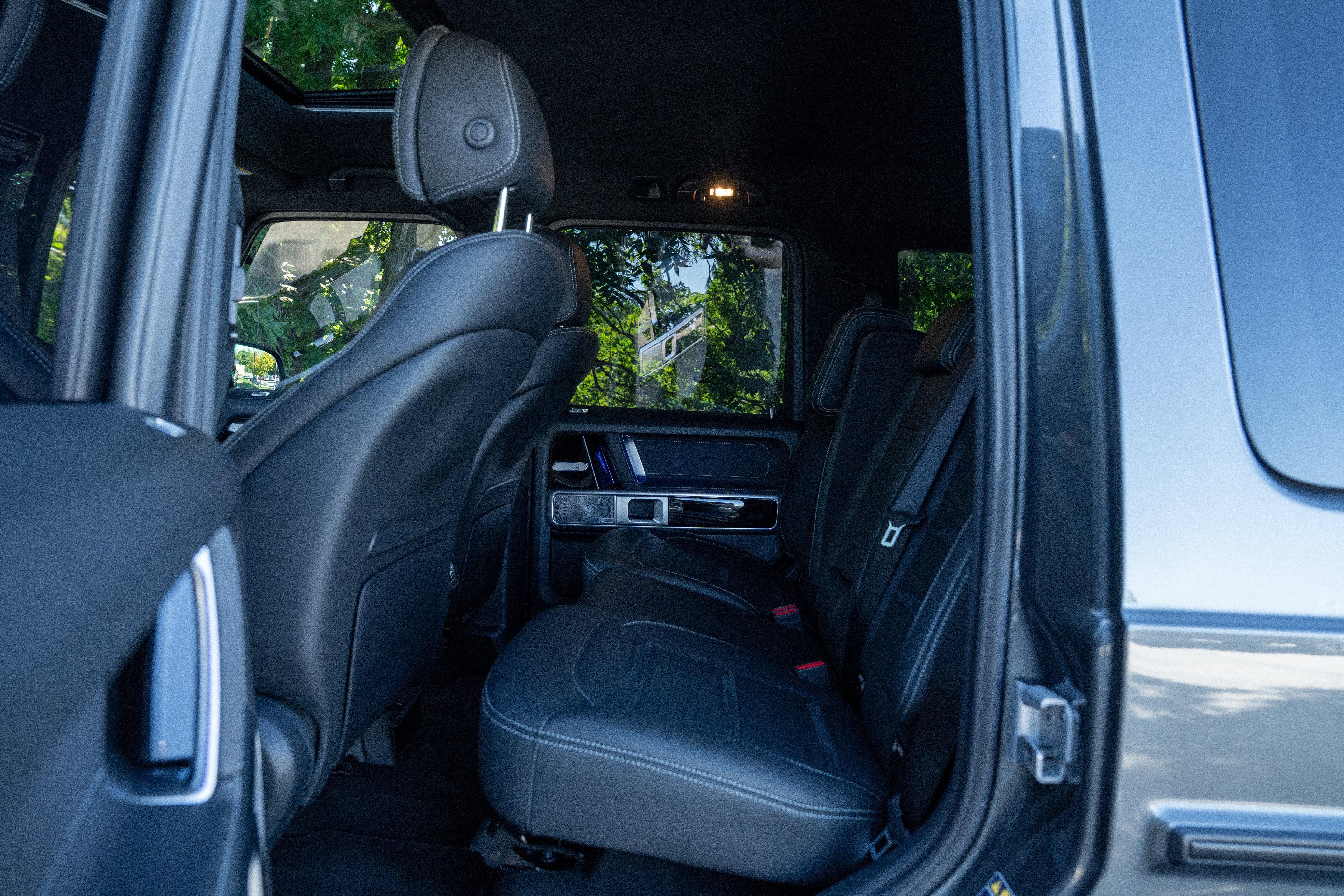 Used 2024 MANUFAKTUR Graphite Metallic Mercedes-Benz AMG® G 63 image 25