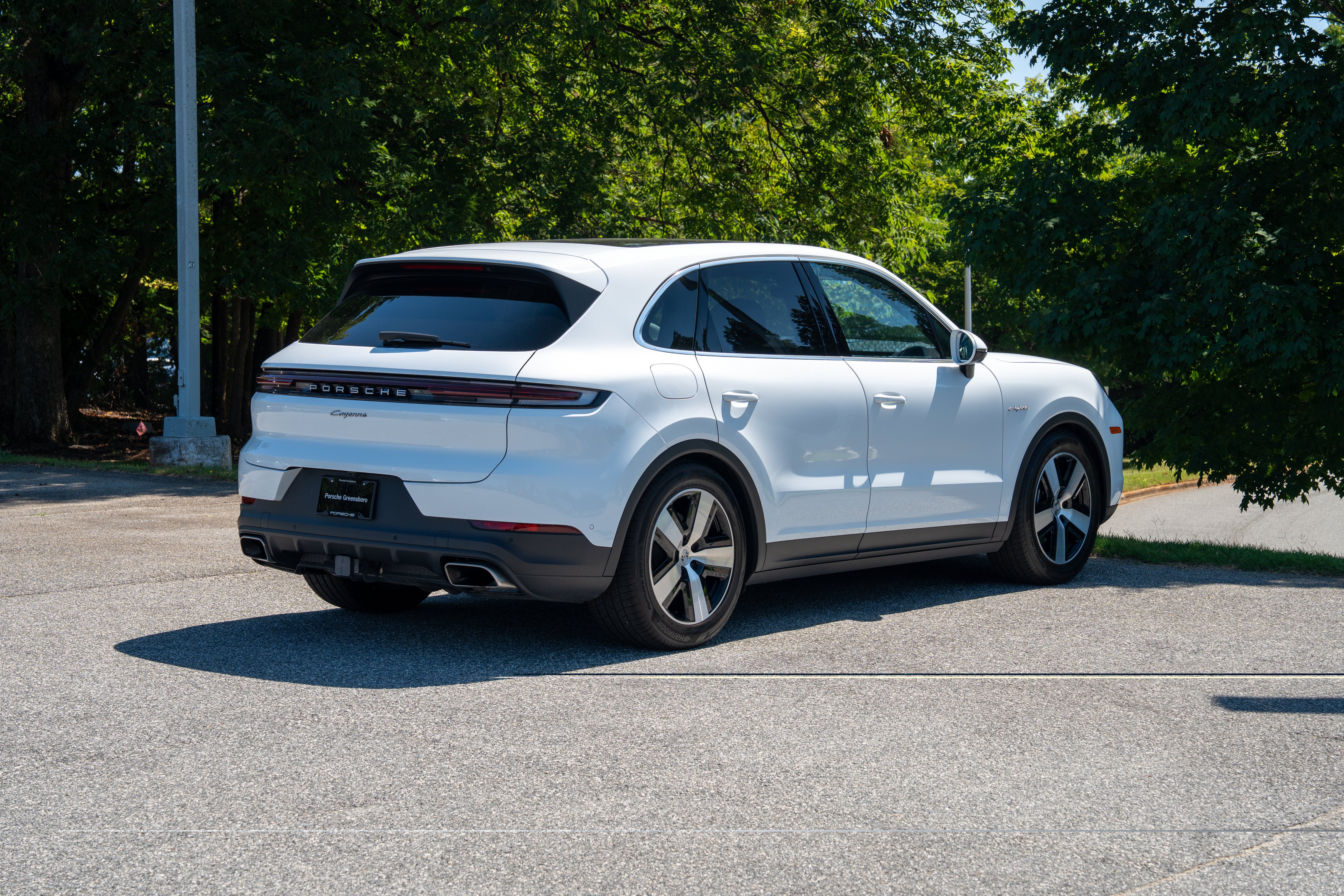Used 2026 Carrara White Metallic Porsche E-Hybrid image 7