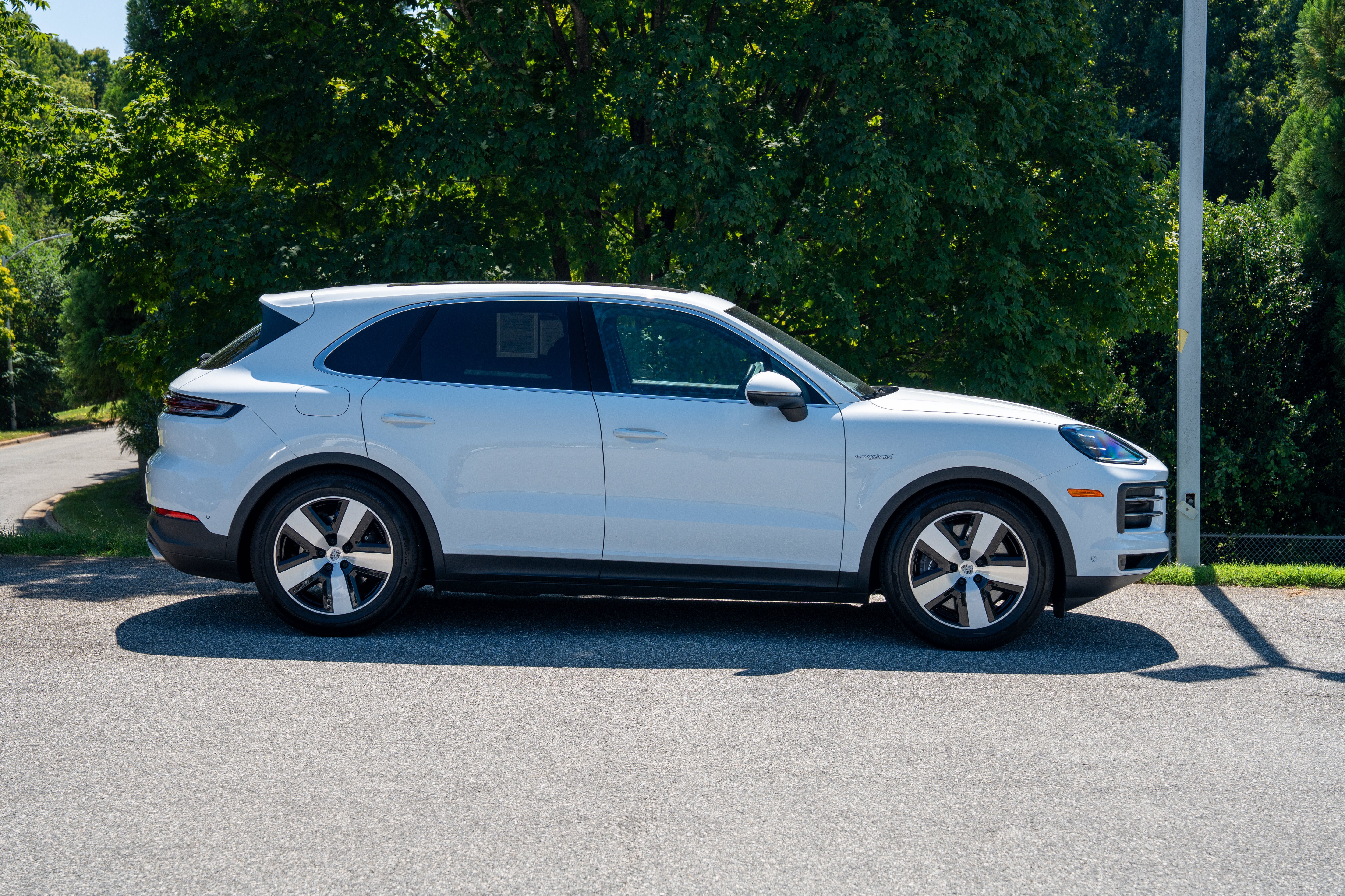 Used 2026 Carrara White Metallic Porsche E-Hybrid image 8