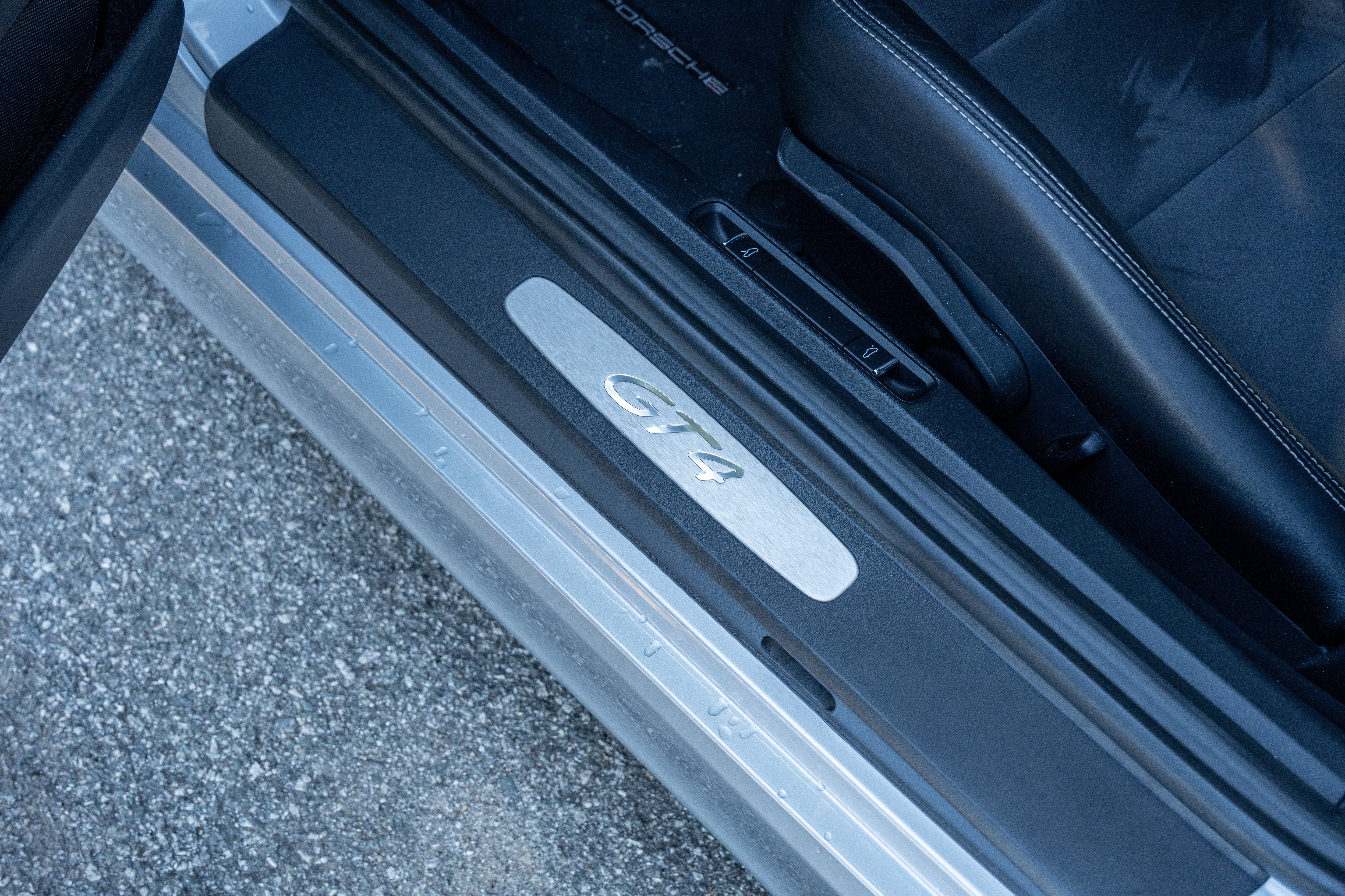 Used 2016 Silver Porsche GT4 image 23