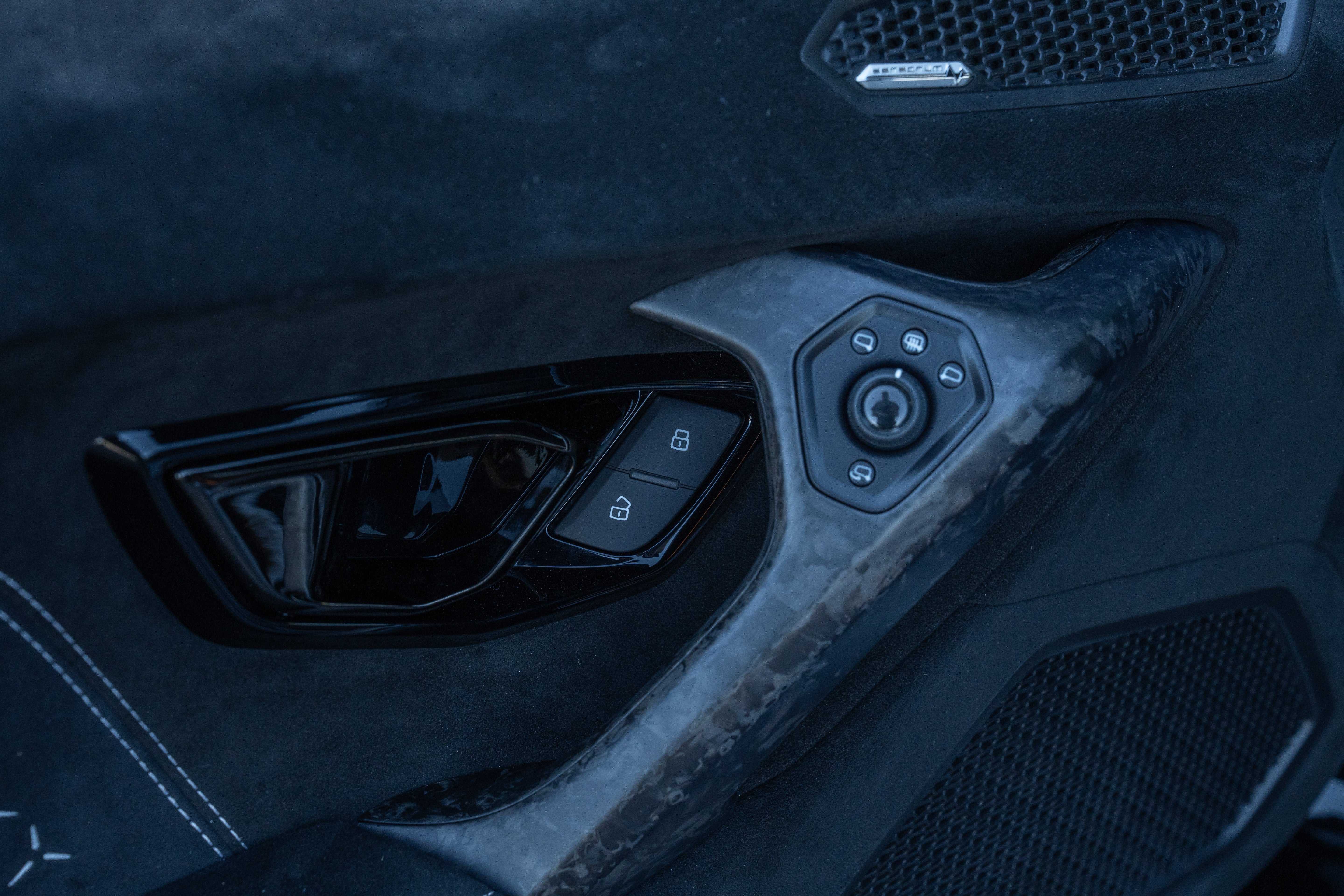 Used 2019 Nero Noctis Lamborghini Performante image 16