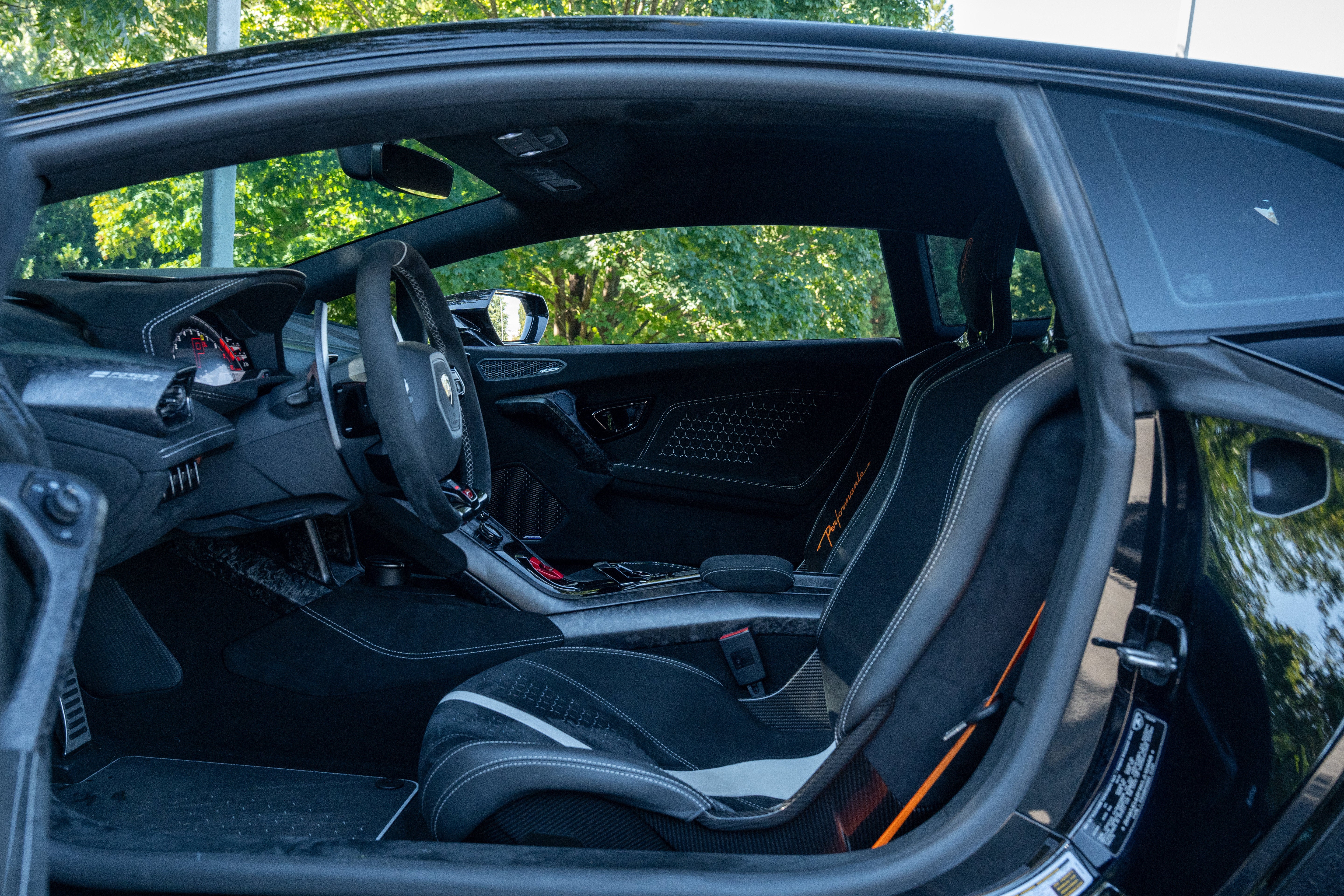 Used 2019 Nero Noctis Lamborghini Performante image 18