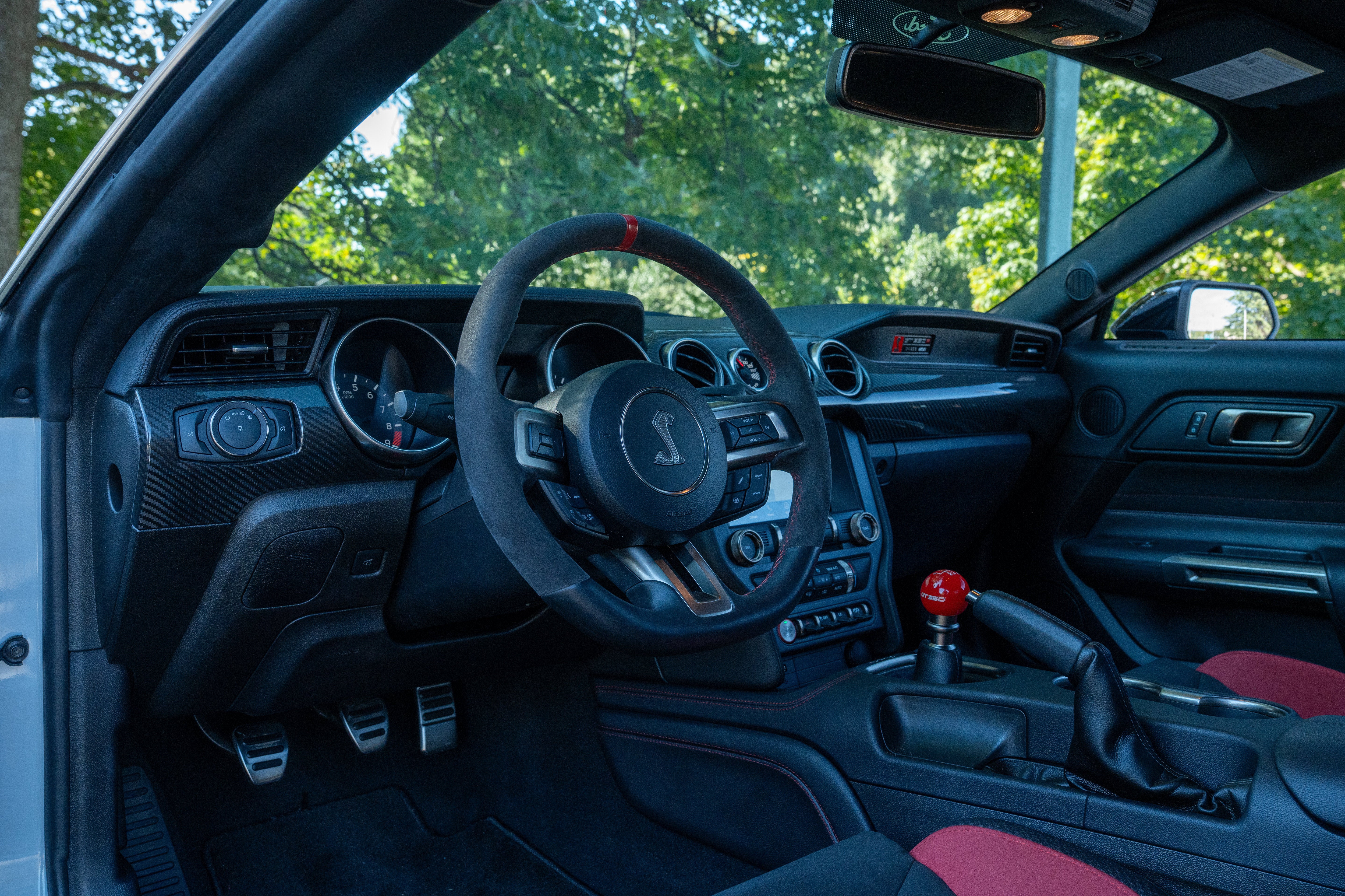 Used 2019 Oxford White Ford Shelby GT350R image 16