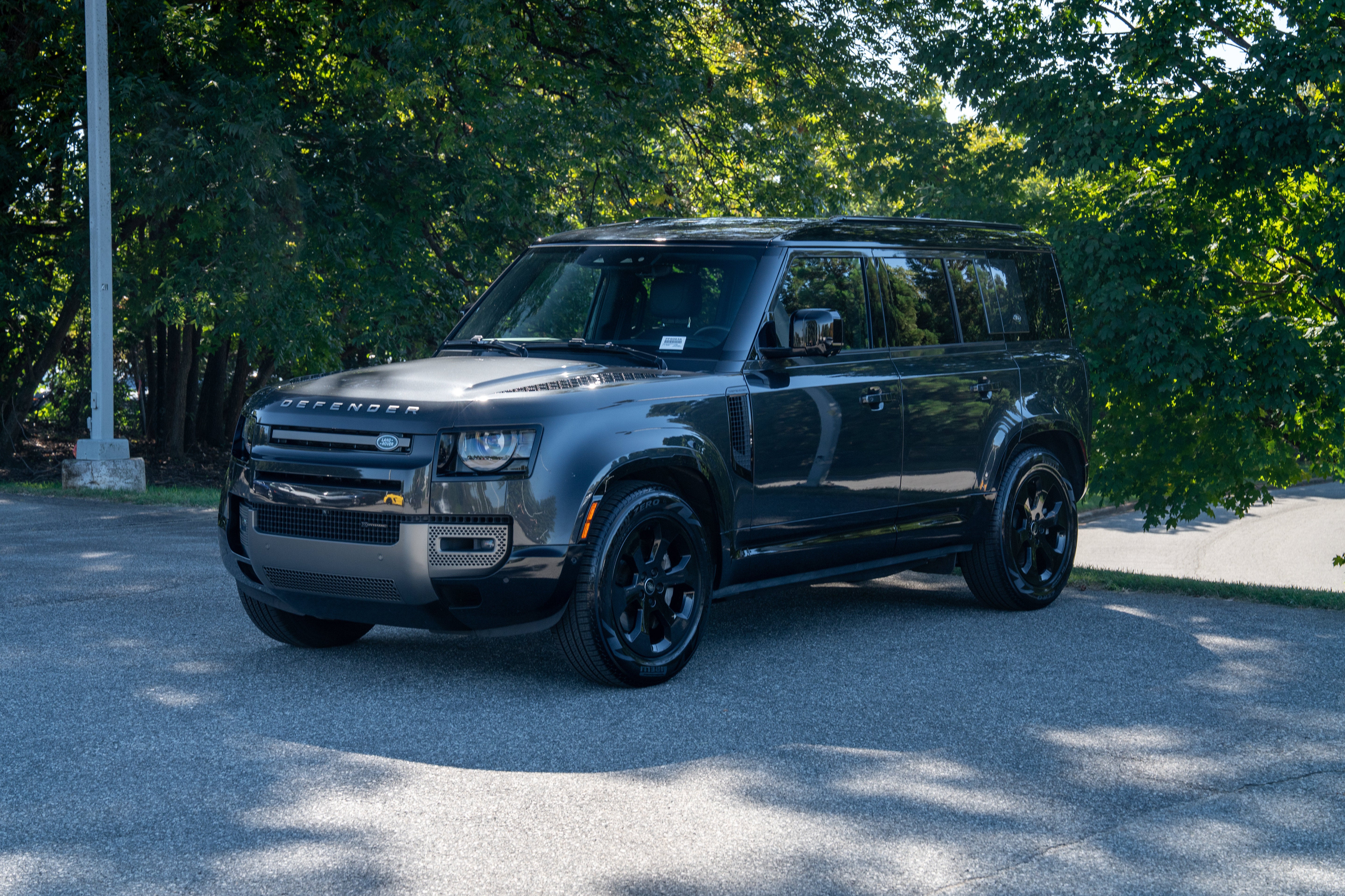 Used 2023 Carpathian Gray Premium Metallic Land Rover X-Dynamic SE image 3