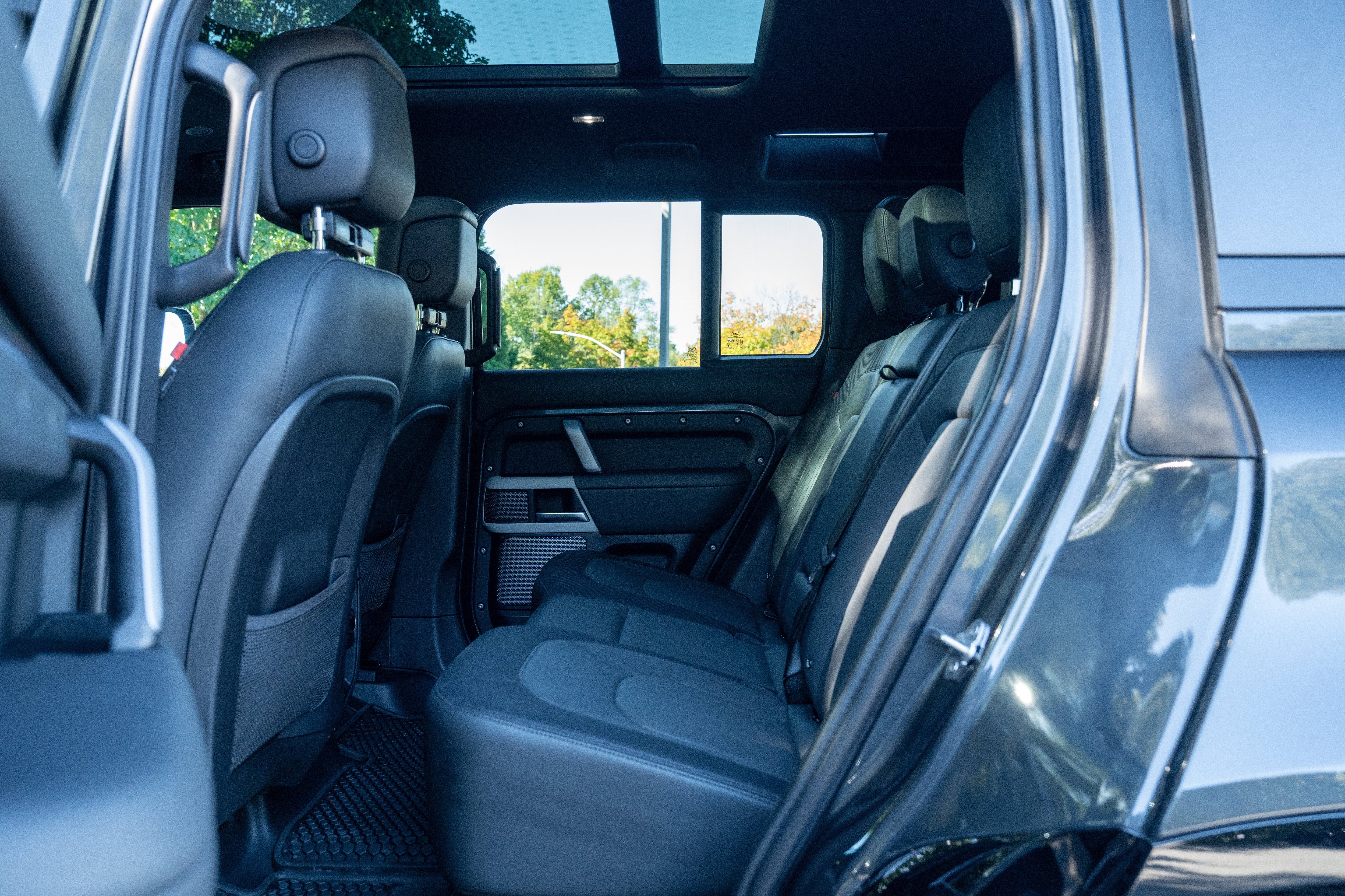 Used 2023 Carpathian Gray Premium Metallic Land Rover X-Dynamic SE image 24