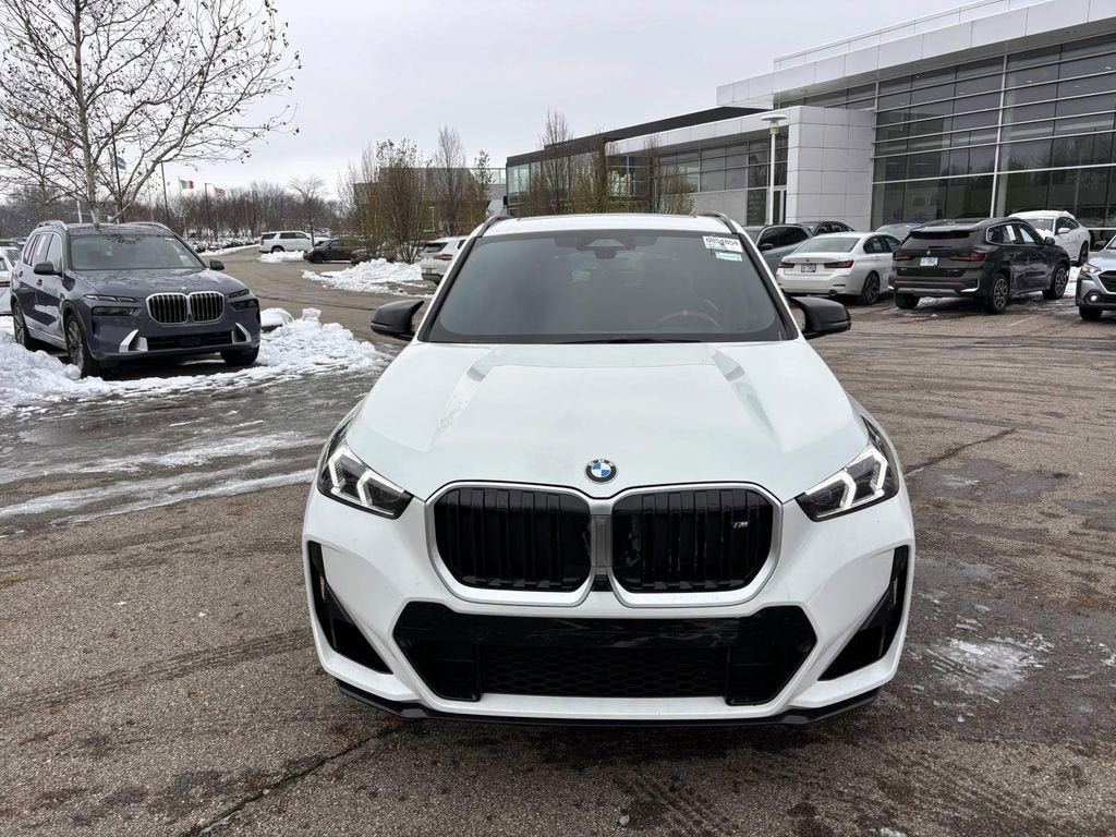 M35i Sports Activity Vehicle