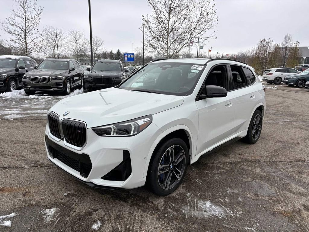 M35i Sports Activity Vehicle