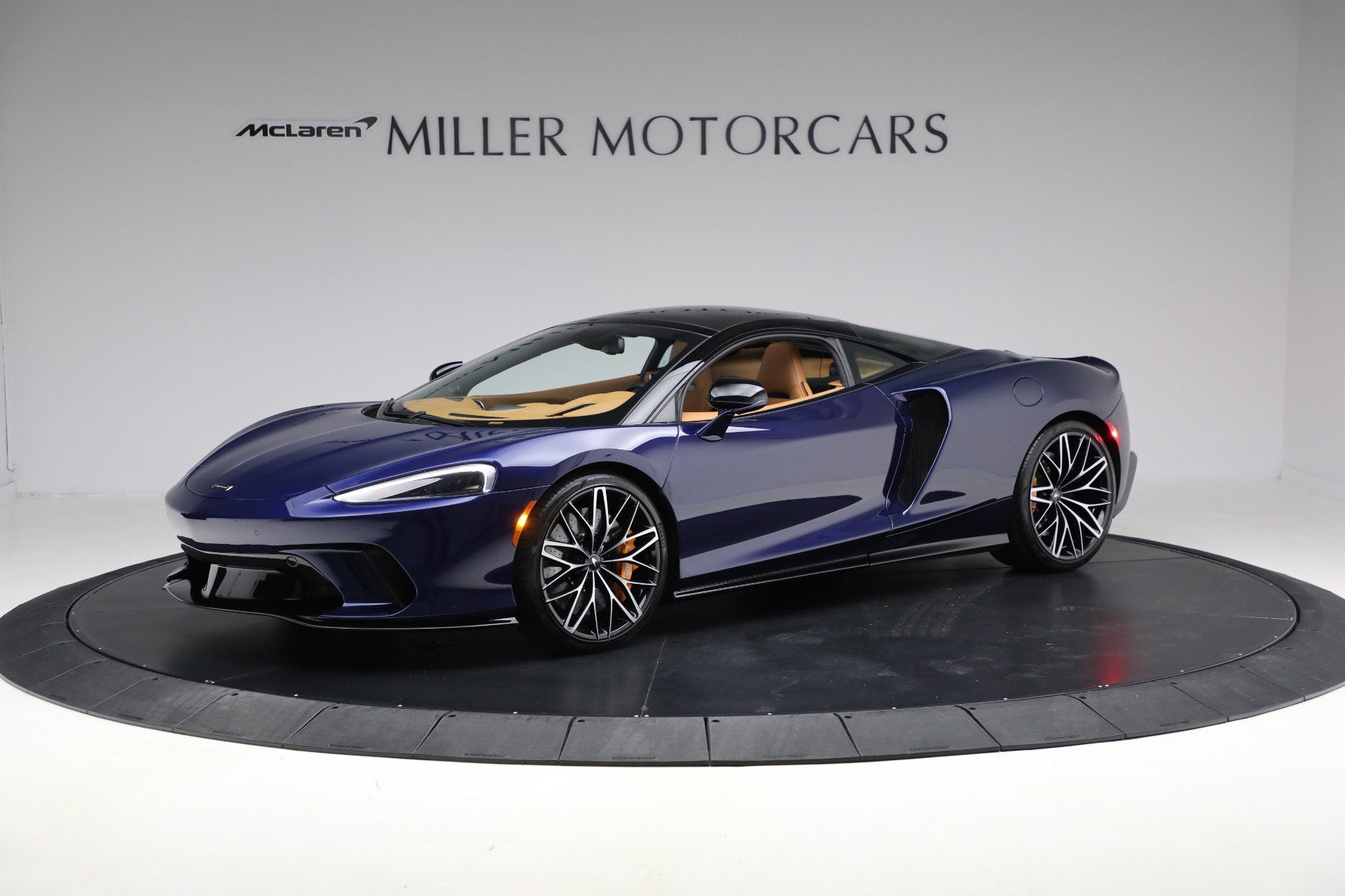 2023 McLaren GT