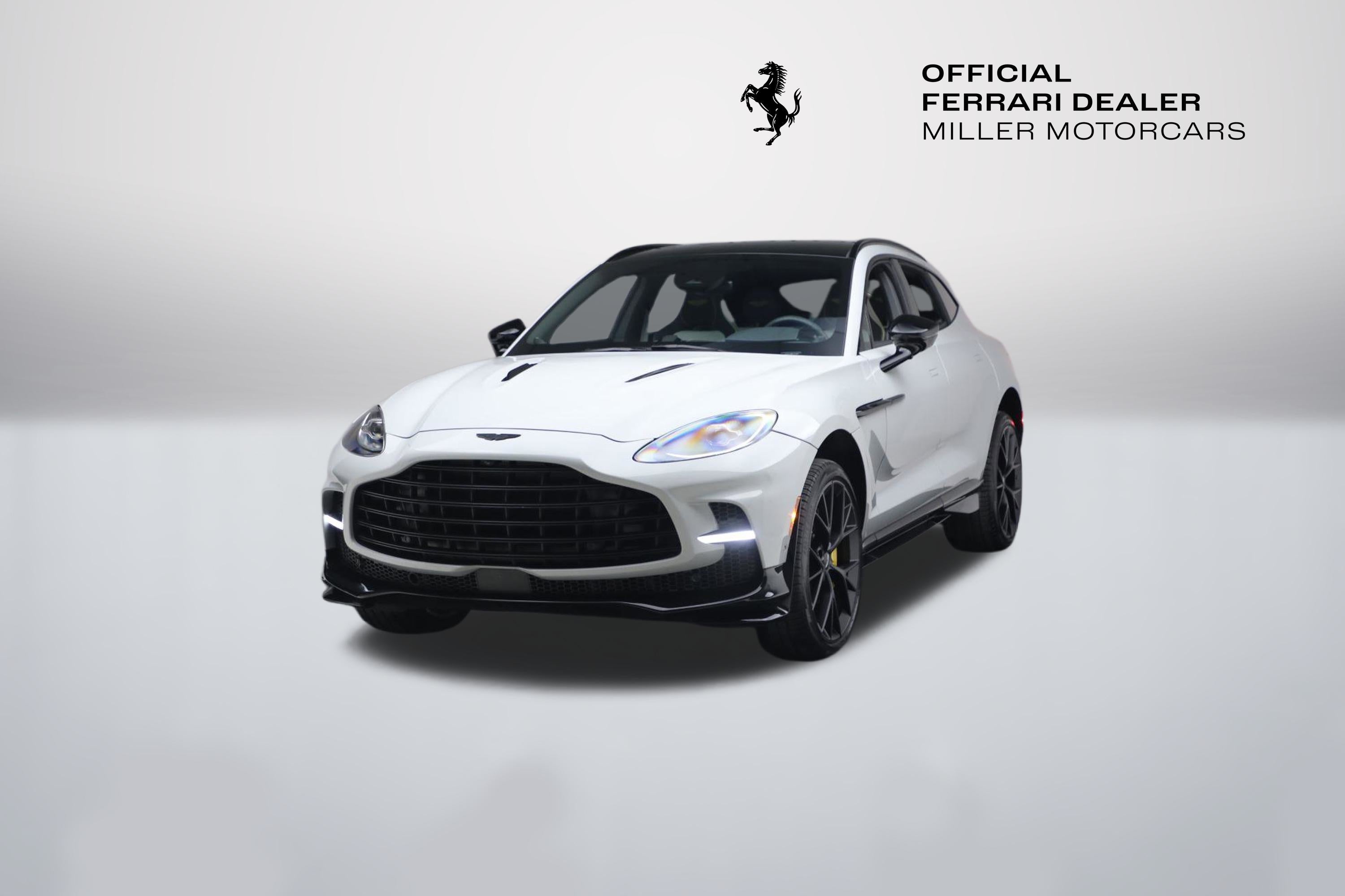 2025 Aston Martin DBX