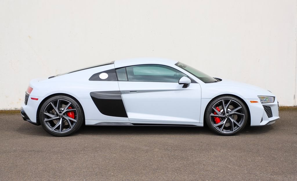 V10 performance RWD