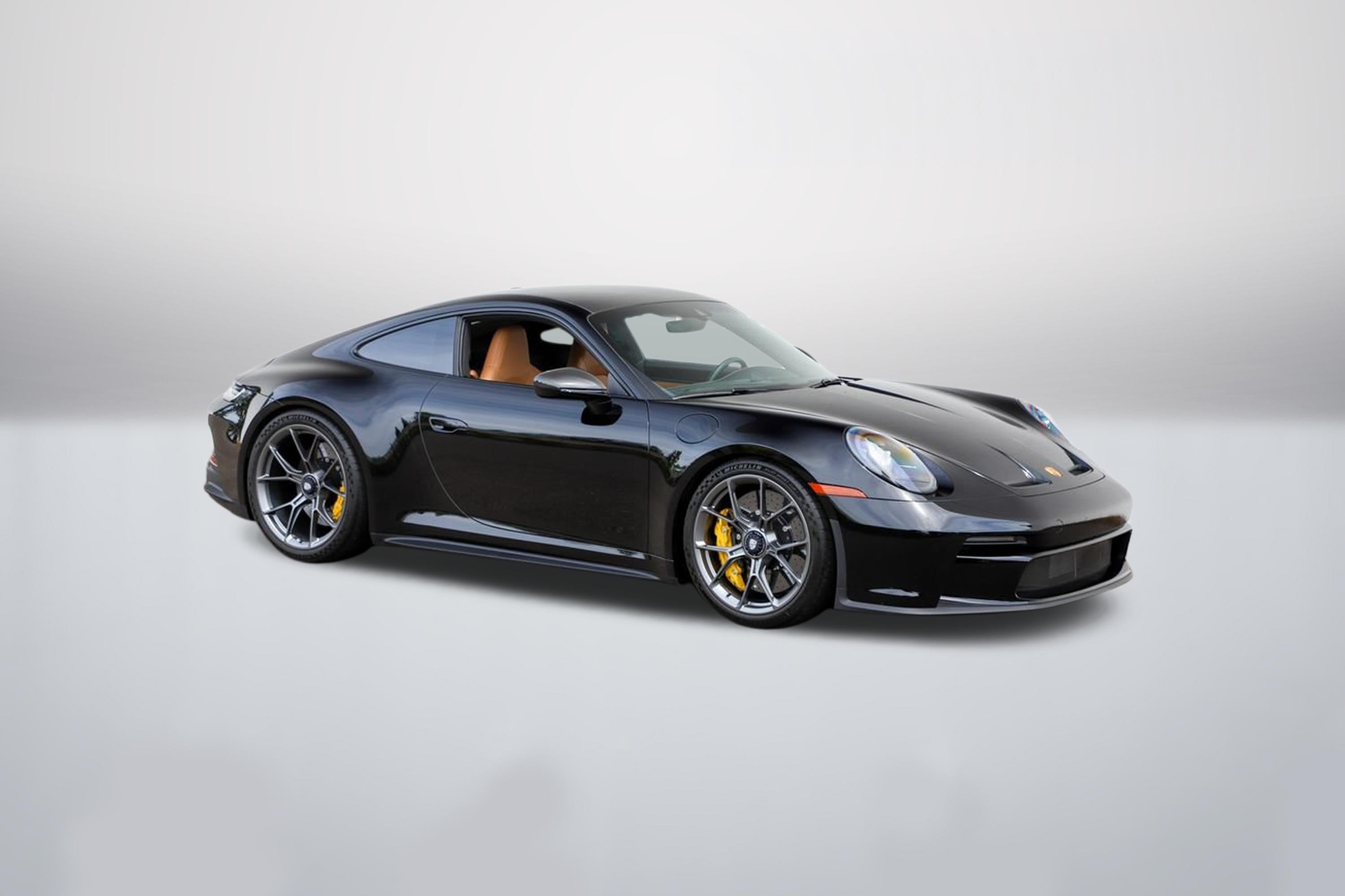 GT3 Coupe w/Touring Package