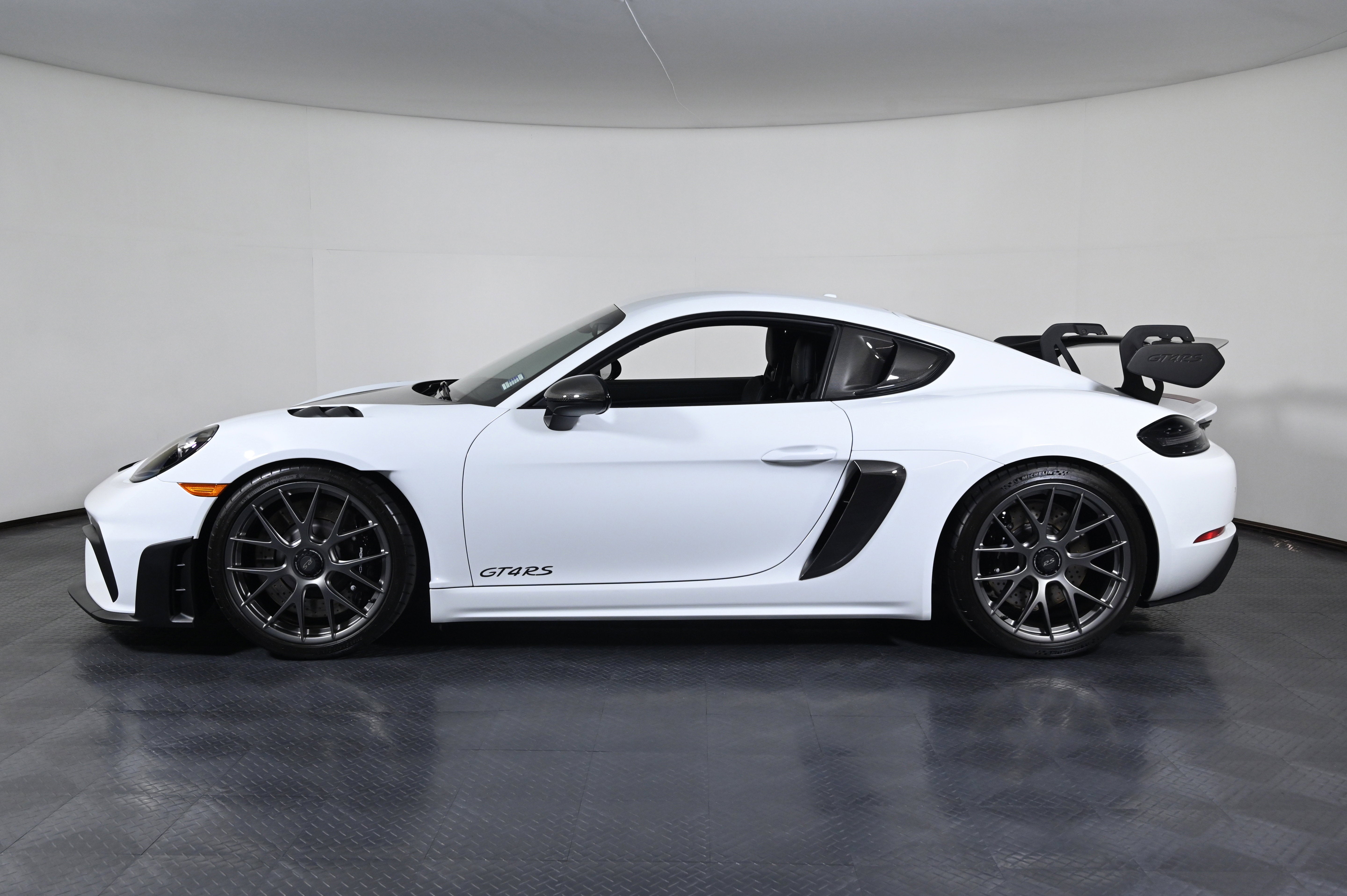 GT4 RS Coupe