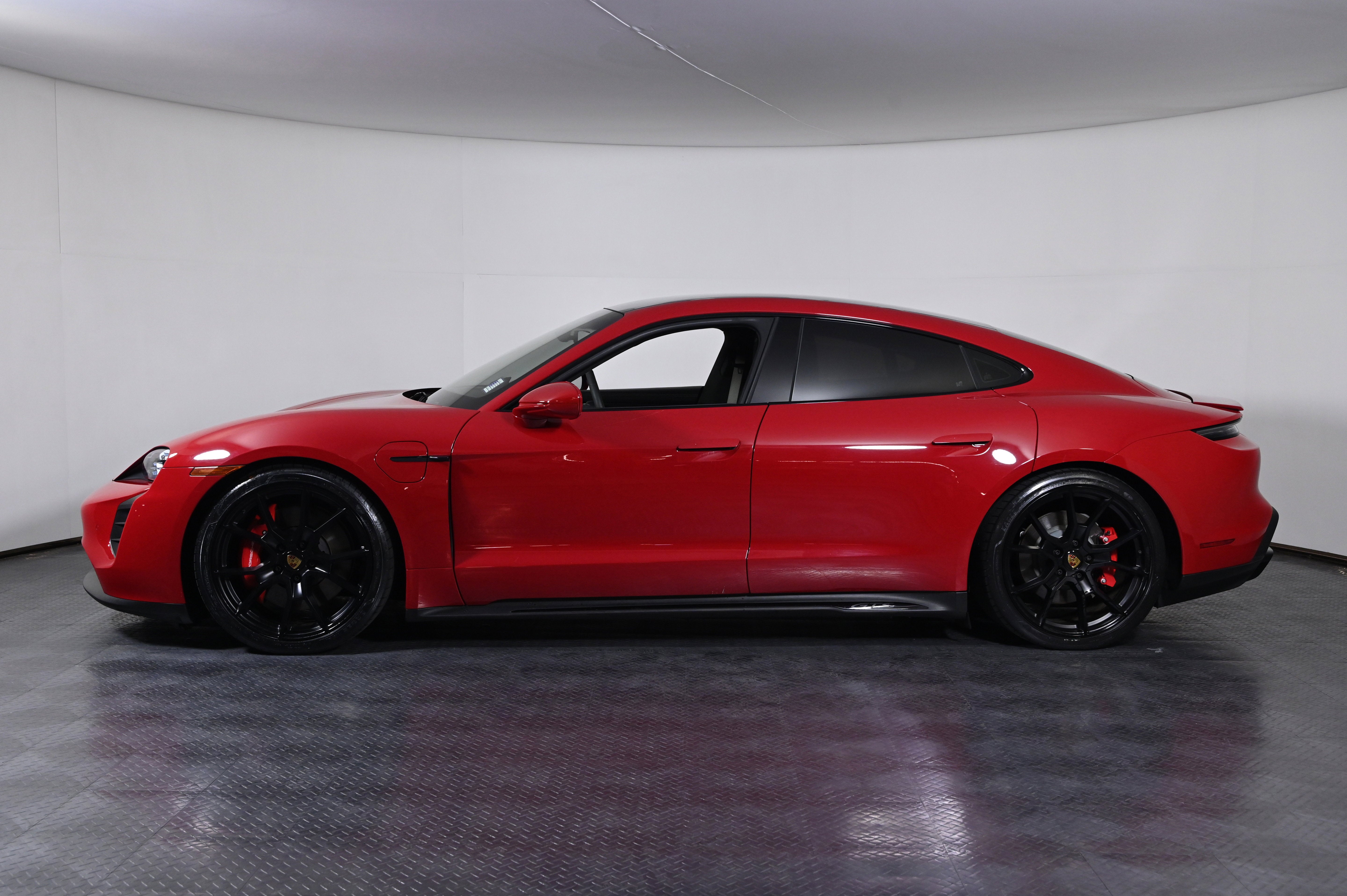 GTS AWD
