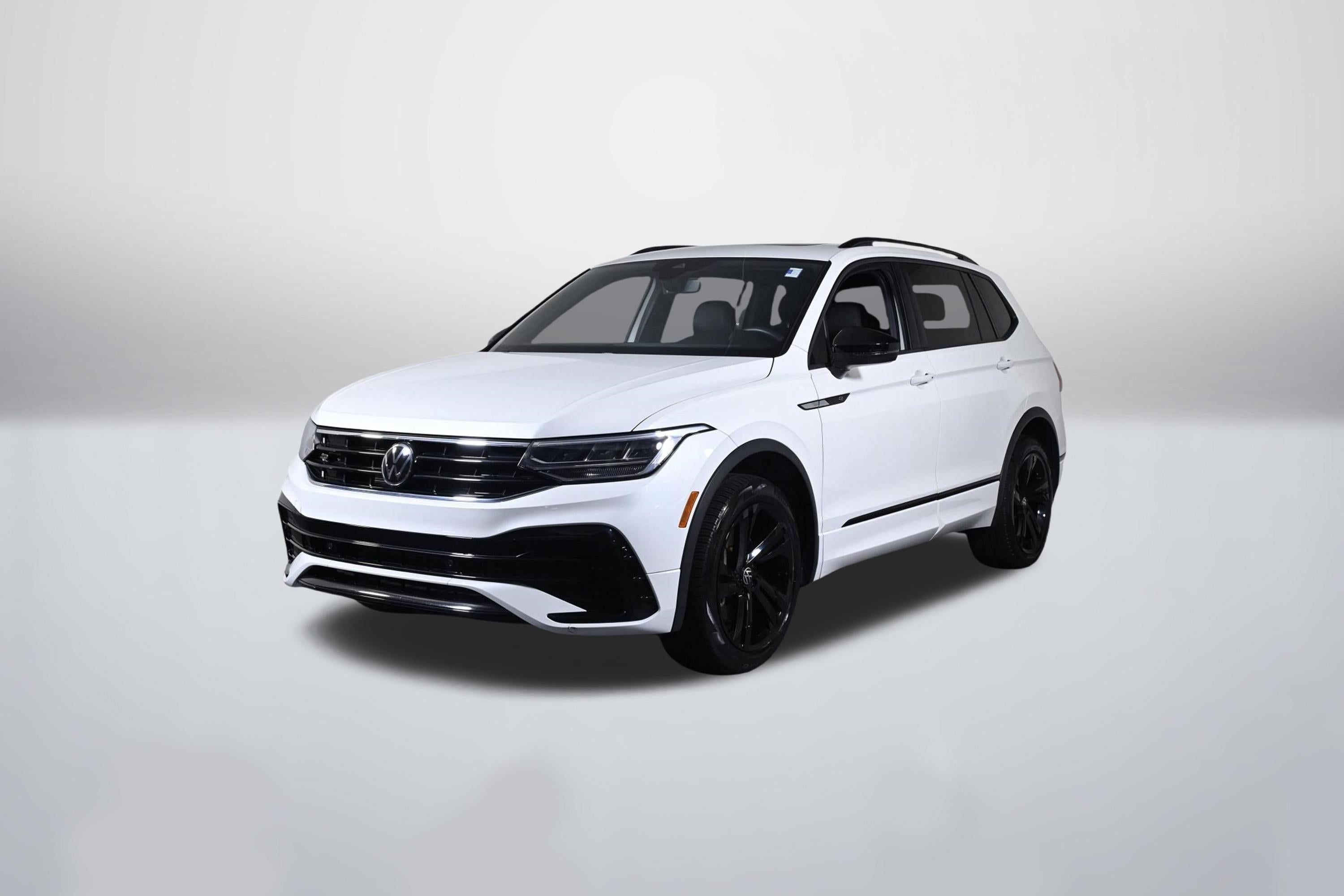 2.0T SE R-Line Black FWD