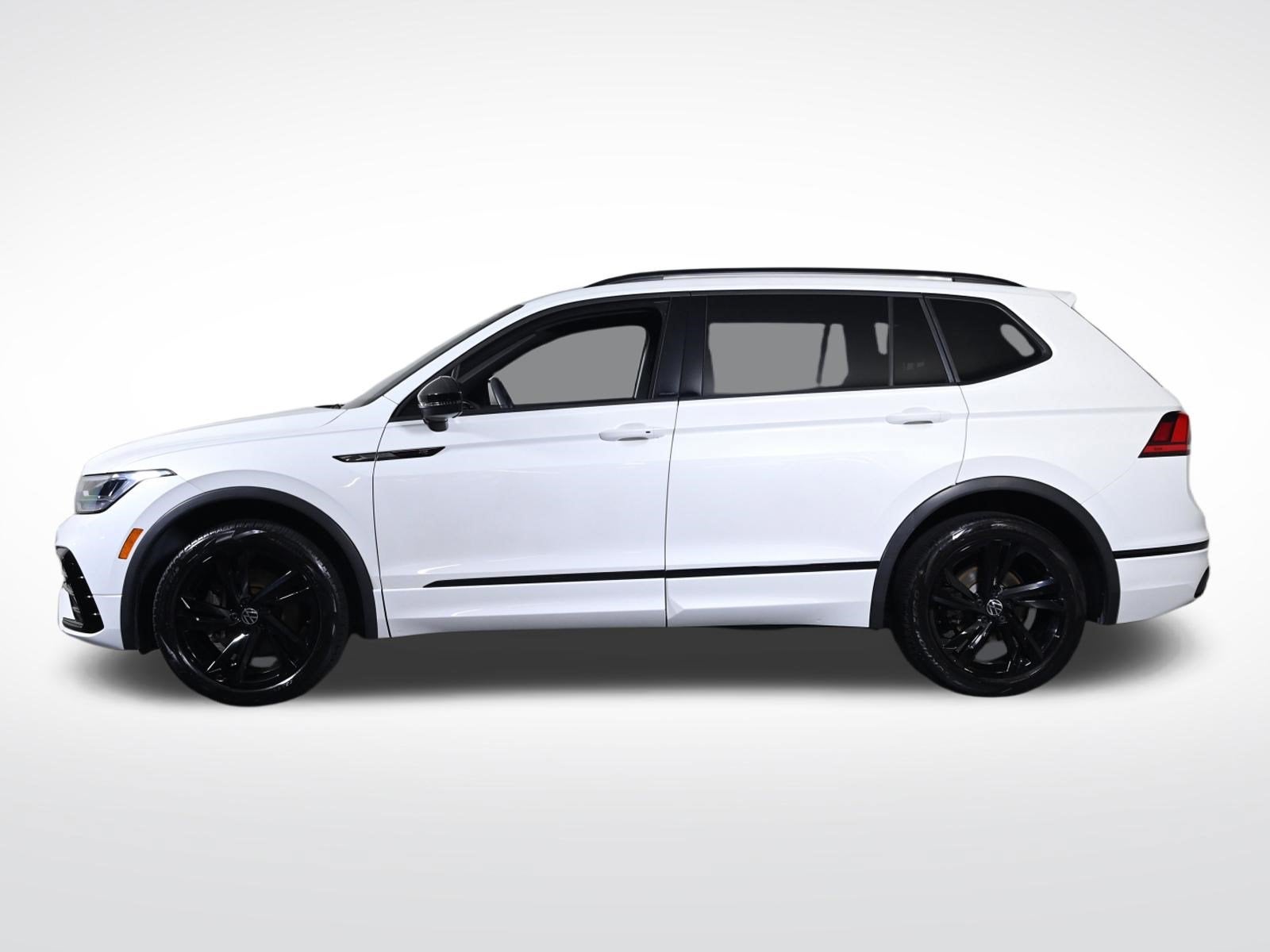 2.0T SE R-Line Black FWD
