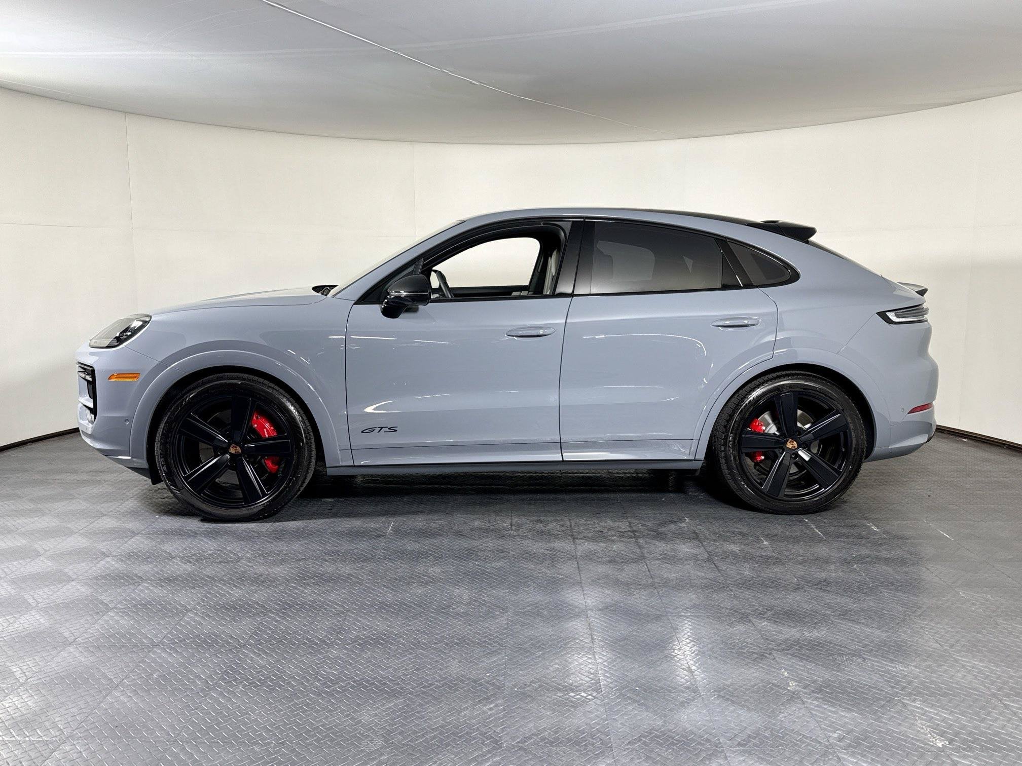 GTS Coupe AWD