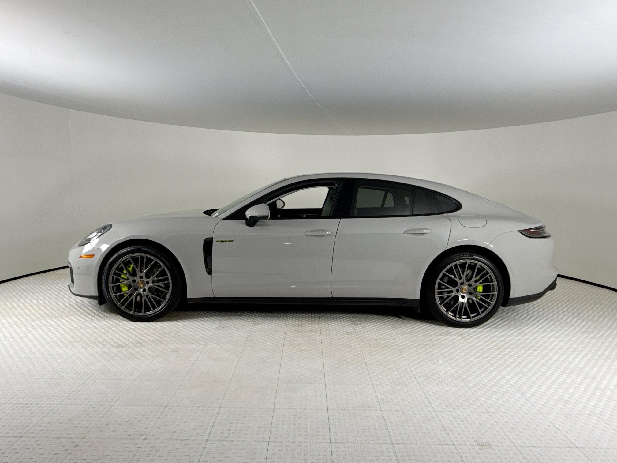 4 E-Hybrid Platinum Edition AWD