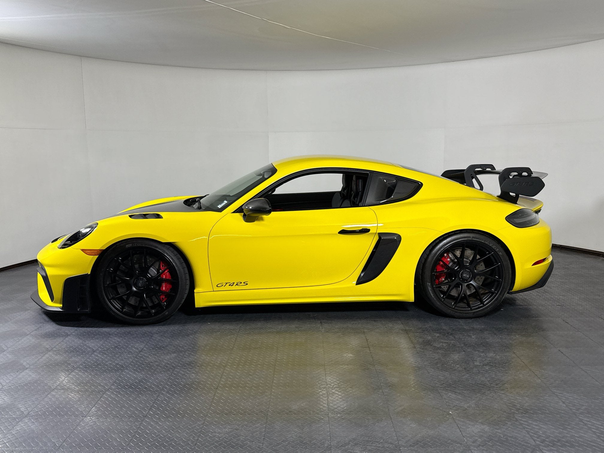2024 Porsche 718 Cayman